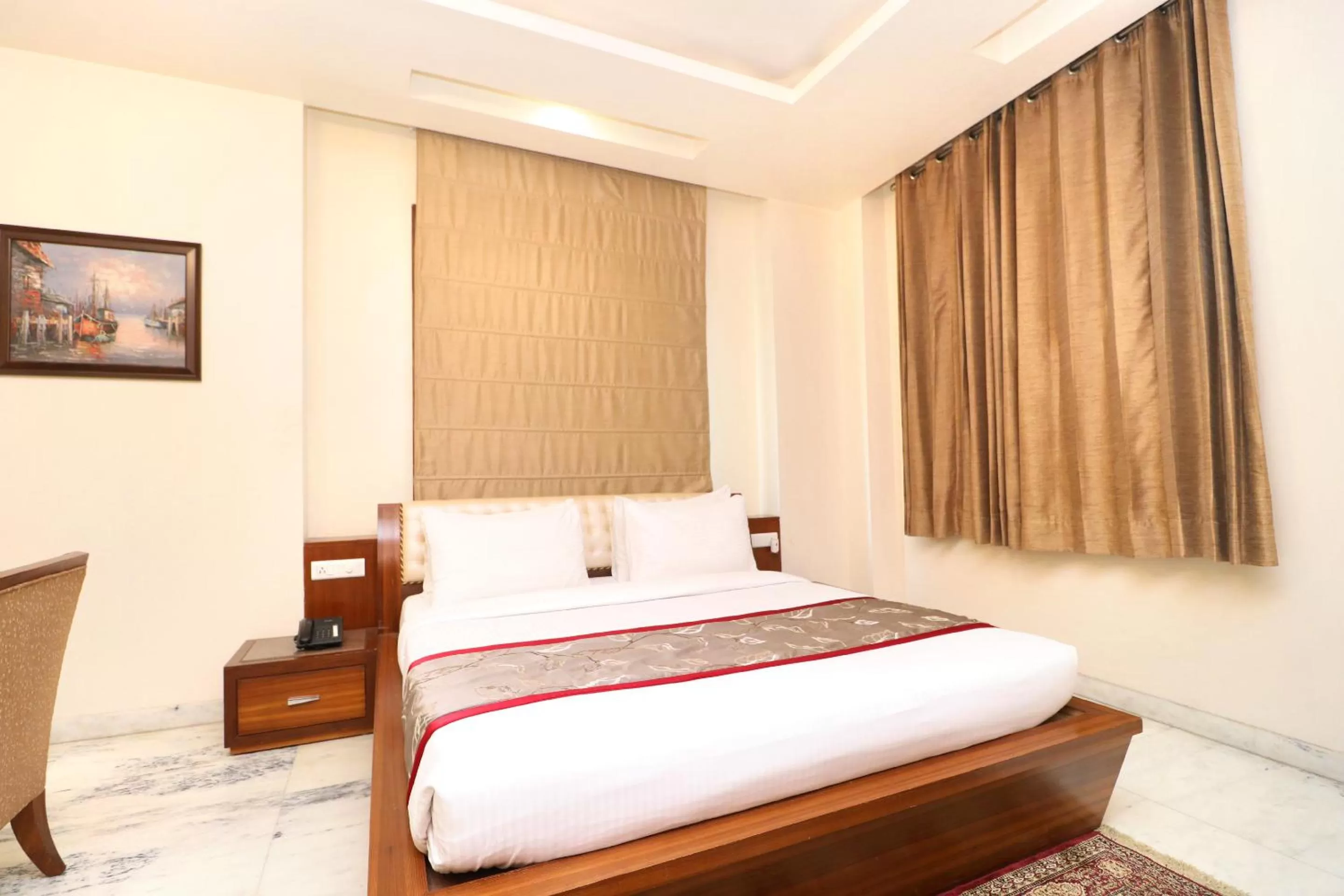 Bed in Hotel Leela Grande