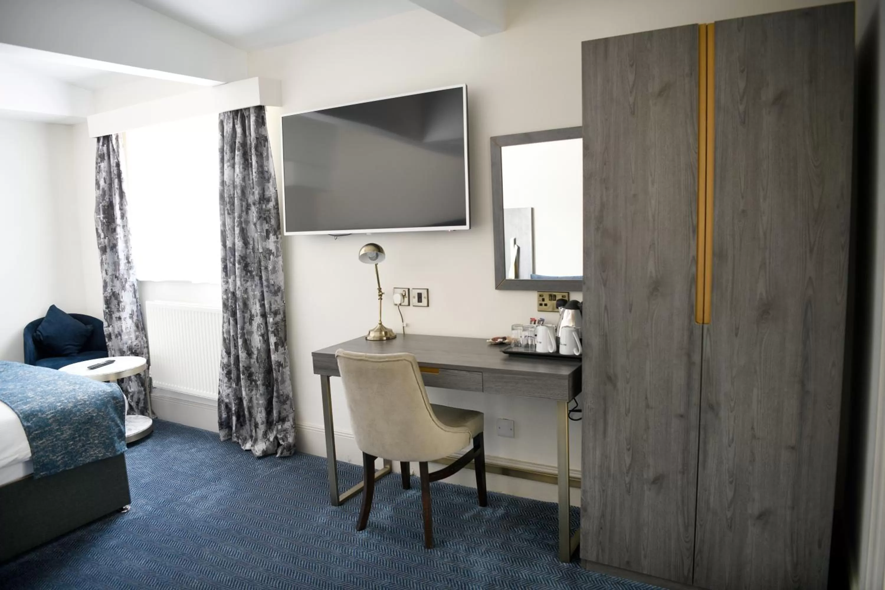 Photo of the whole room, Bed in Best Western Premier Dover Marina Hotel & Spa