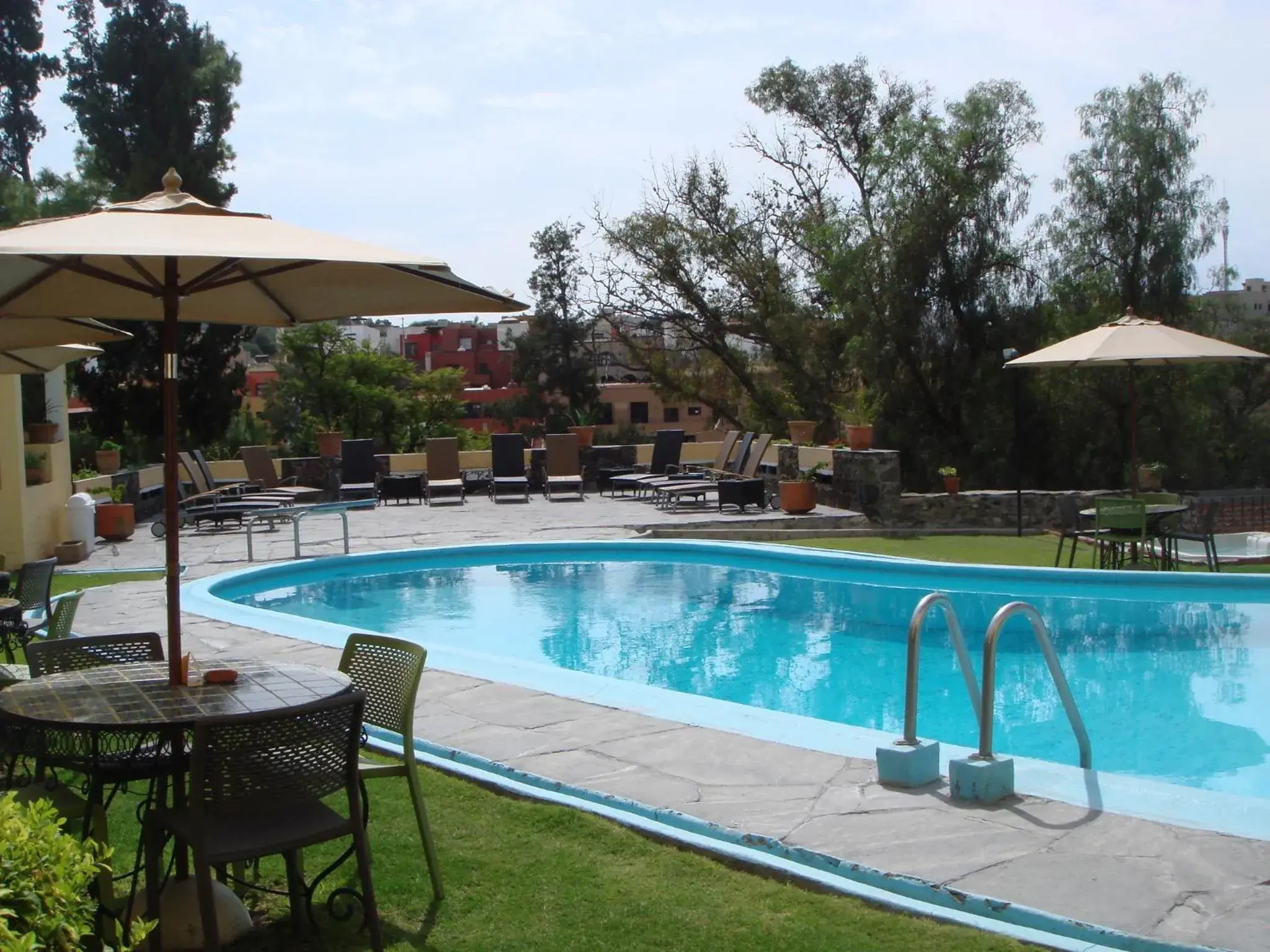 Swimming Pool in Rancho Hotel Atascadero