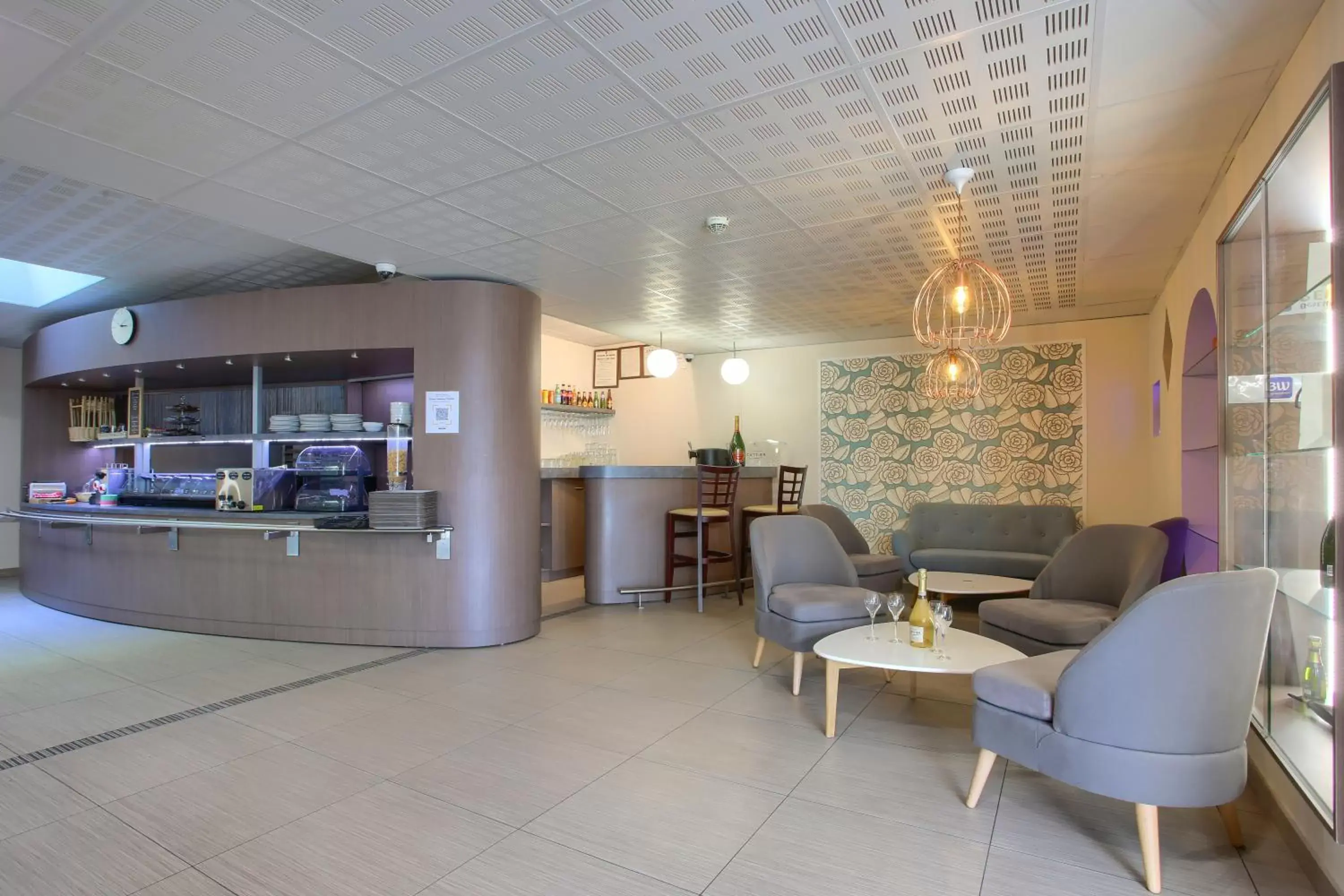 Lounge or bar, Lounge/Bar in Sure Hotel by Best Western Reims Nord