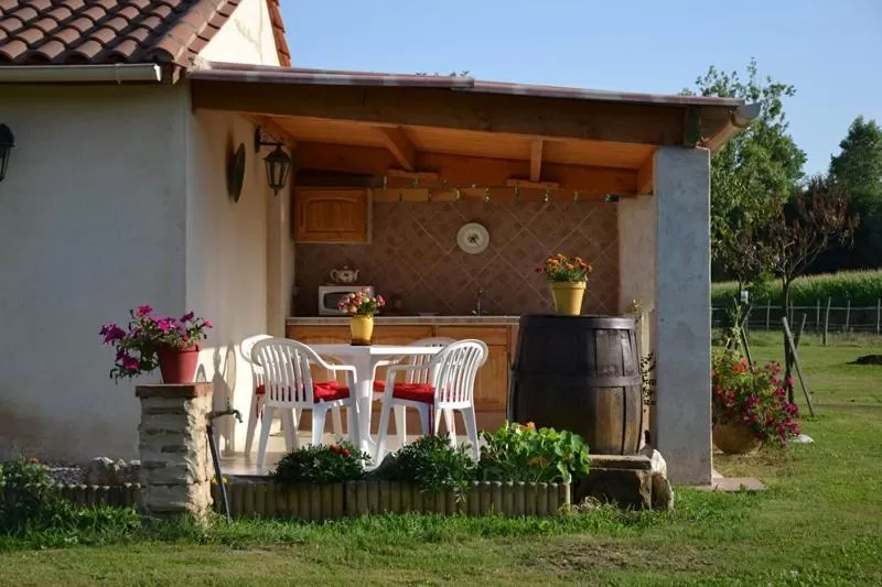 Dining area in Chambres d'Hotes Carpediem