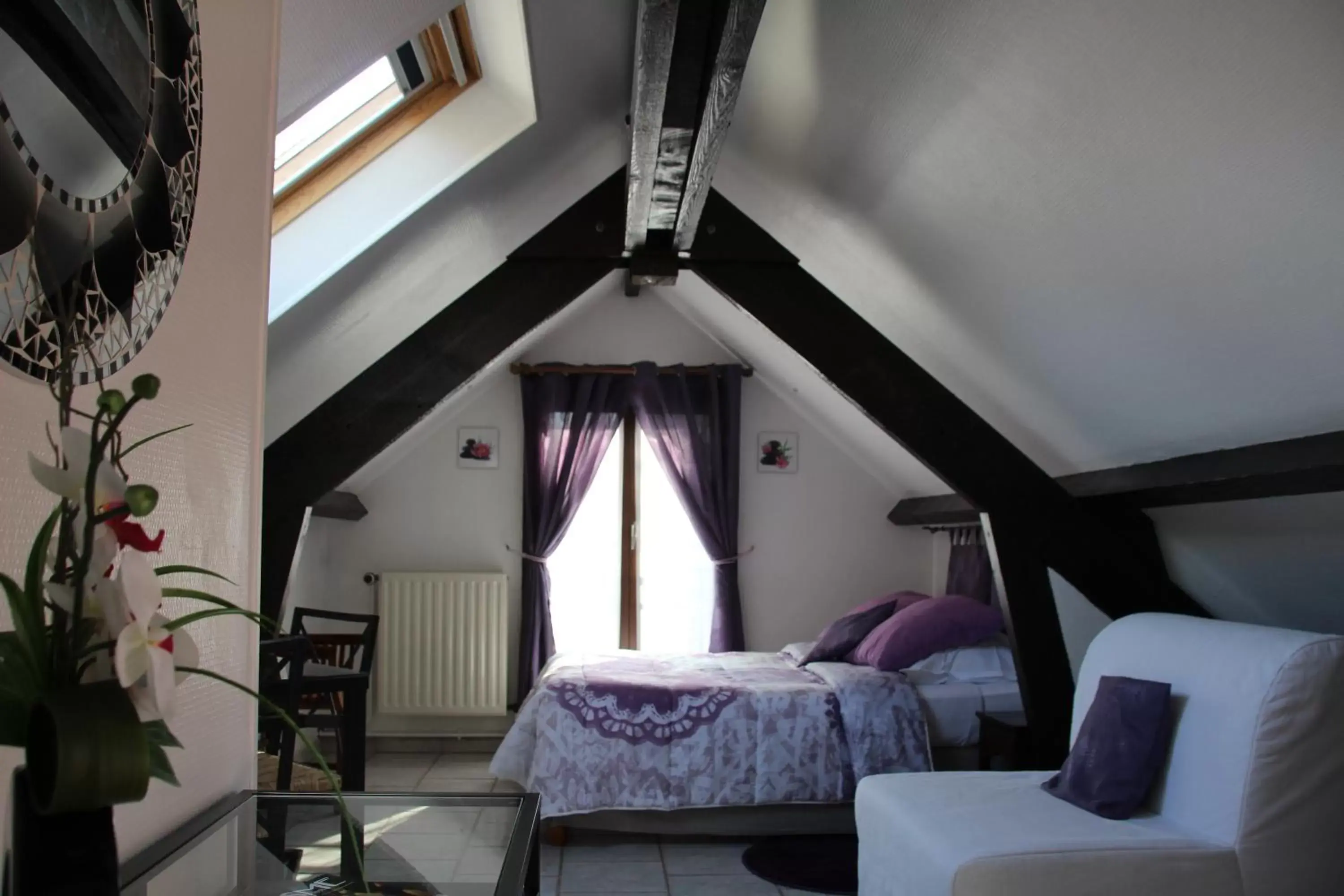 Photo of the whole room, Bed in La Rose des Vents