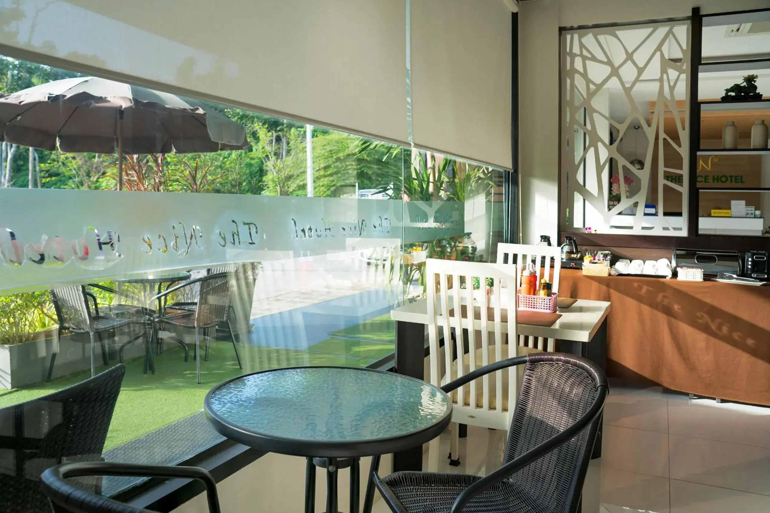 Restaurant/Places to Eat in The Nice Krabi Hotel