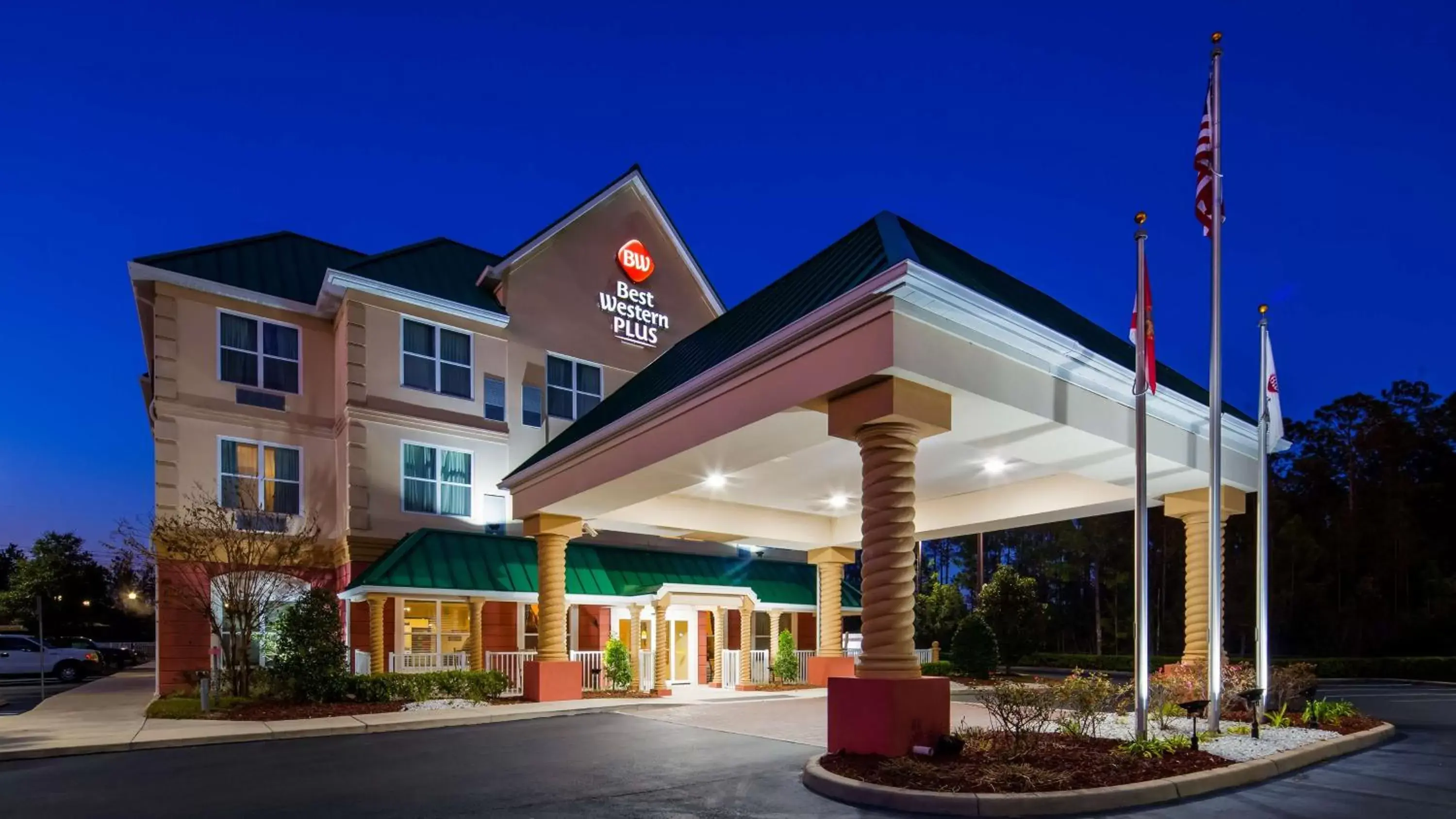 Property Building in Best Western Plus First Coast Inn and Suites