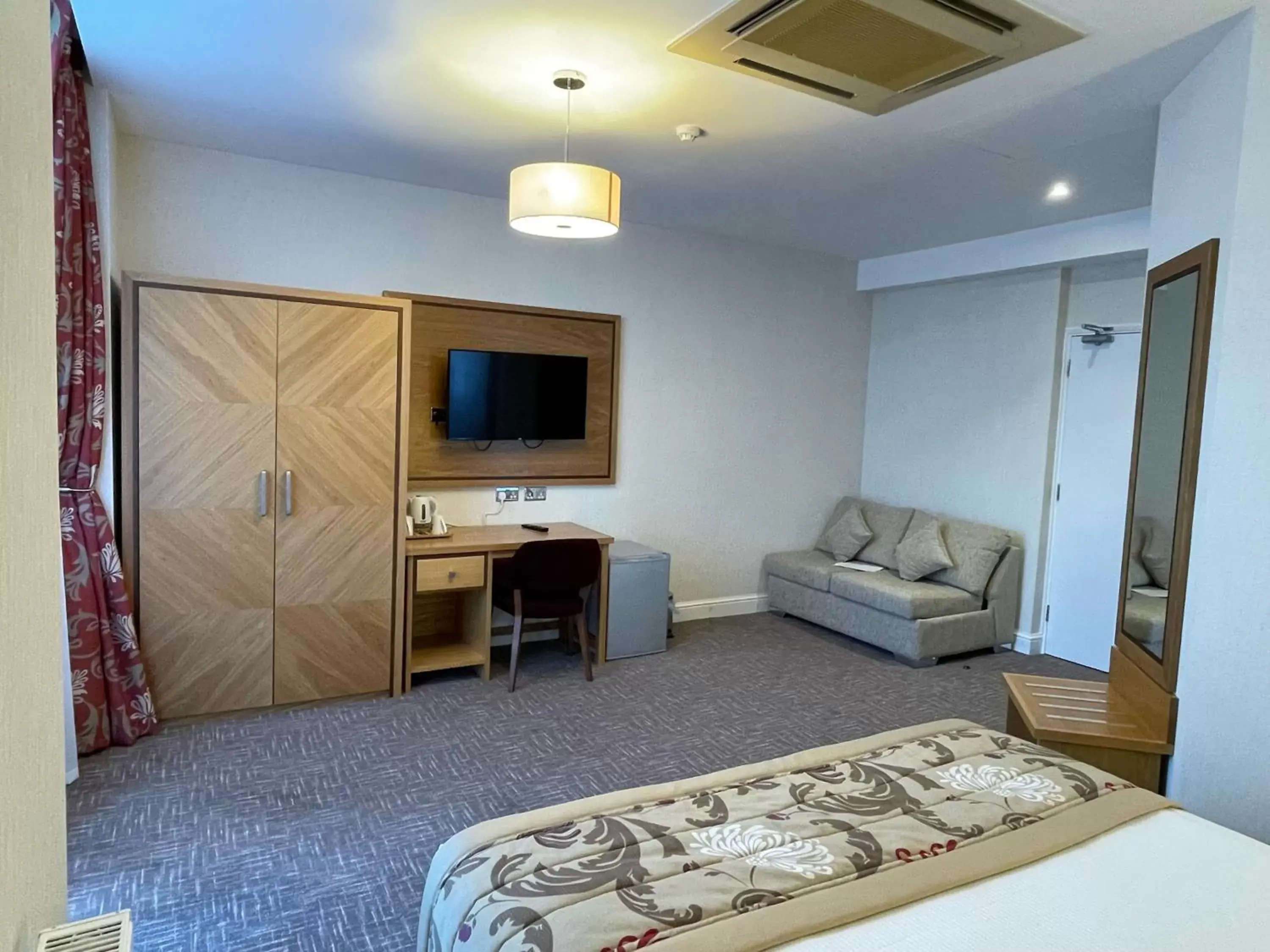 Seating Area in Best Western Homestead Court Hotel