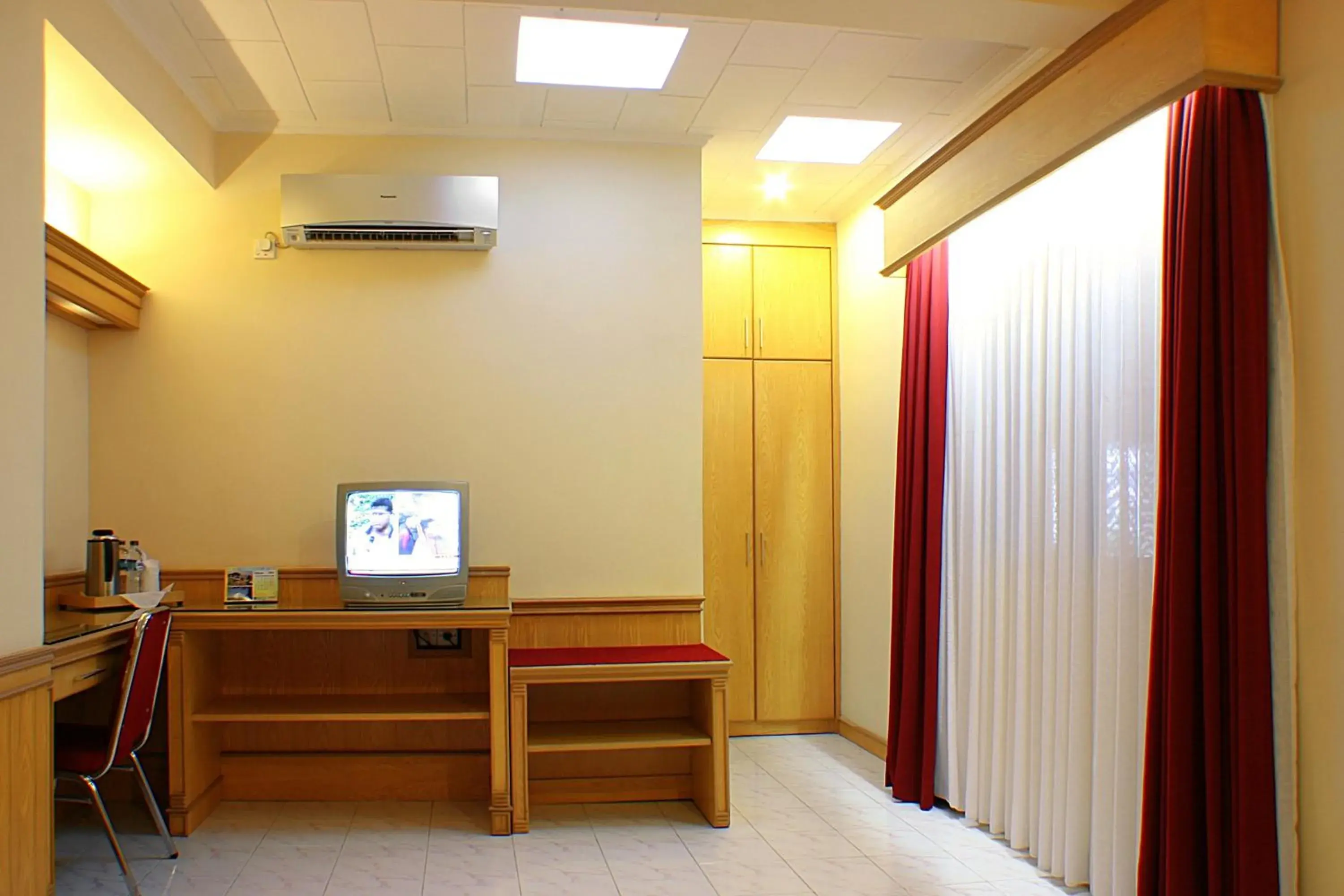 TV/Entertainment Center in Hotel Hangtuah