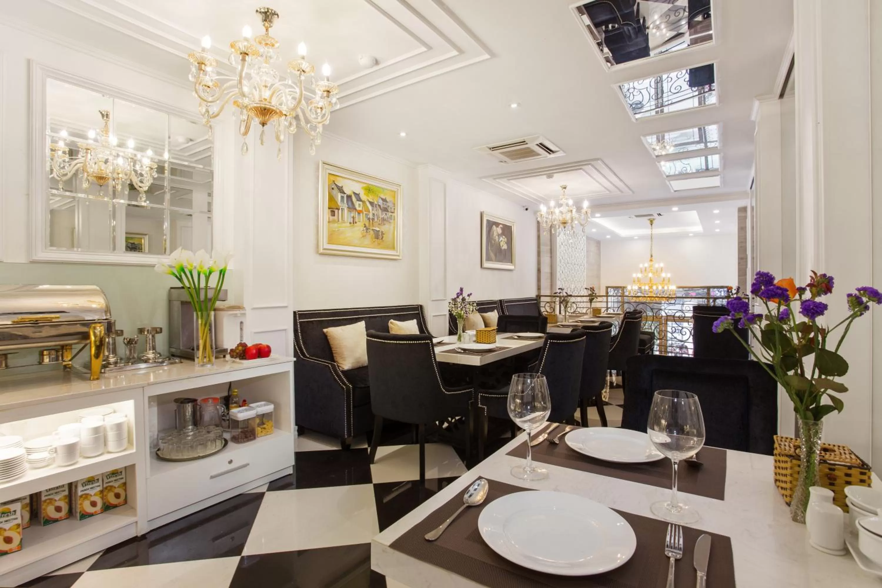 Dining area in Luxury Old Quarter Hotel & Gym