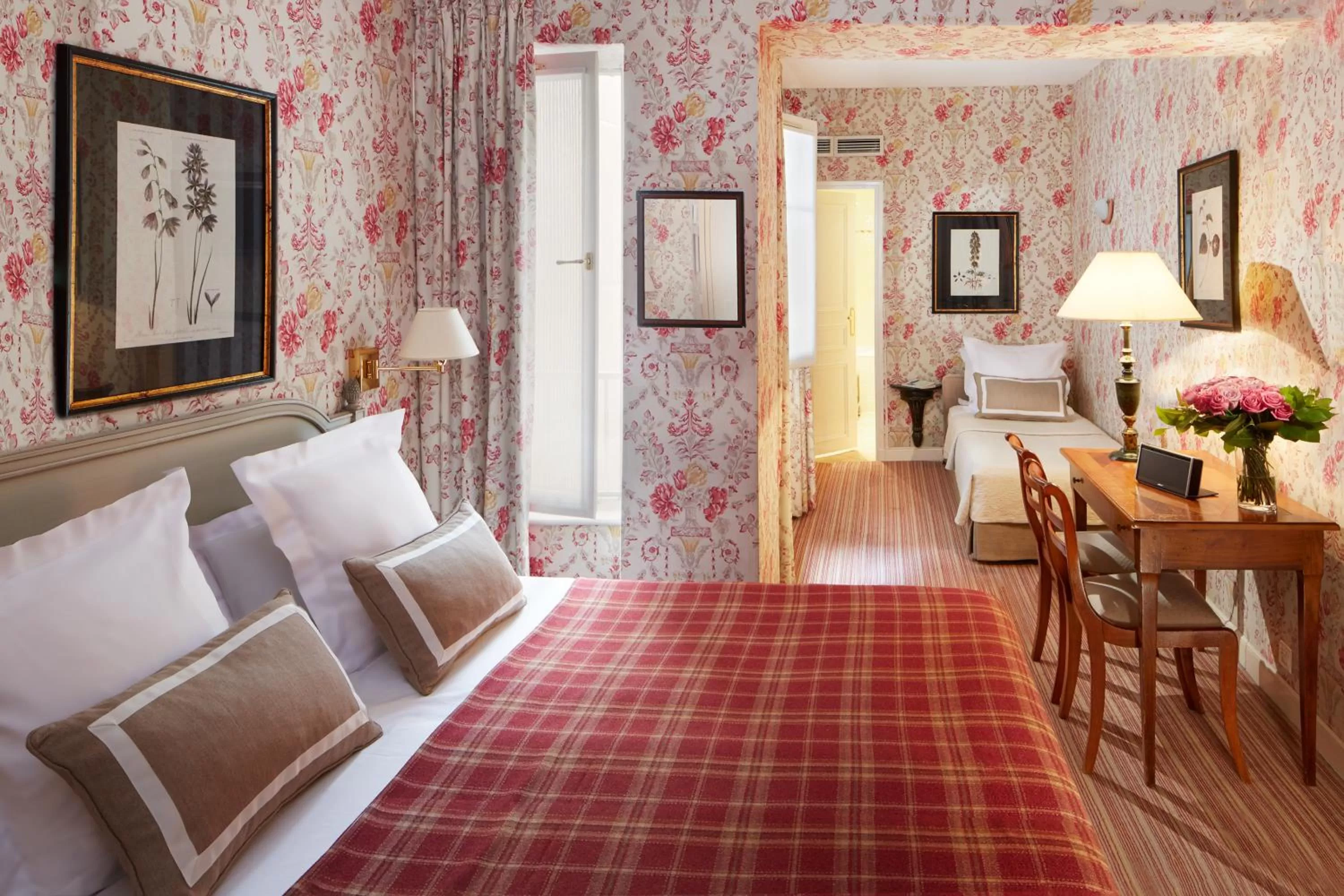 Bedroom, Bed in Relais Du Louvre