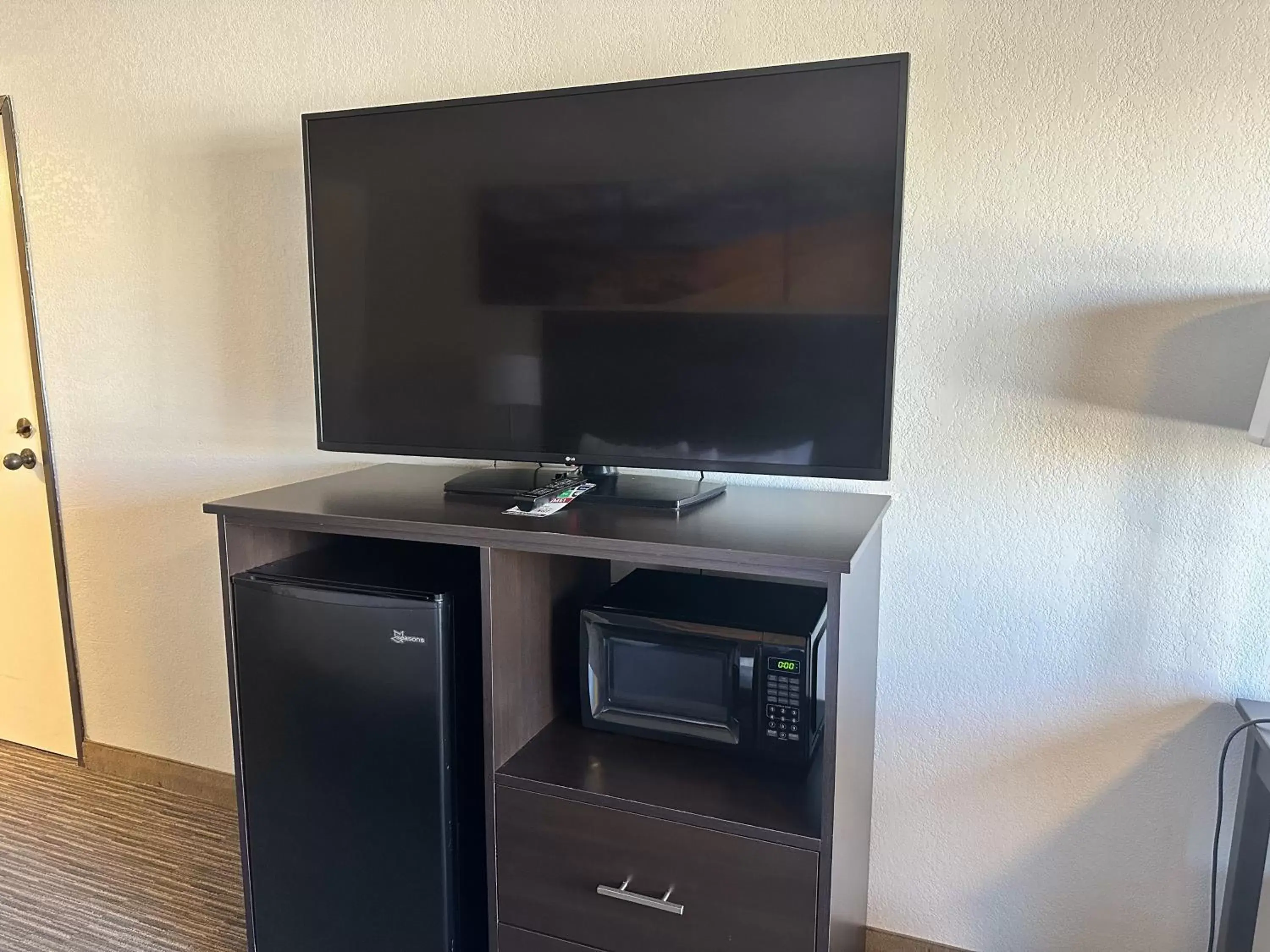 Queen Room with Two Queen Beds - Accessible/Non-Smoking in Quality Inn Winslow I-40 Queen Room with Two Queen Beds - Accessible/Non-Smoking in Quality Inn Winslow I-40