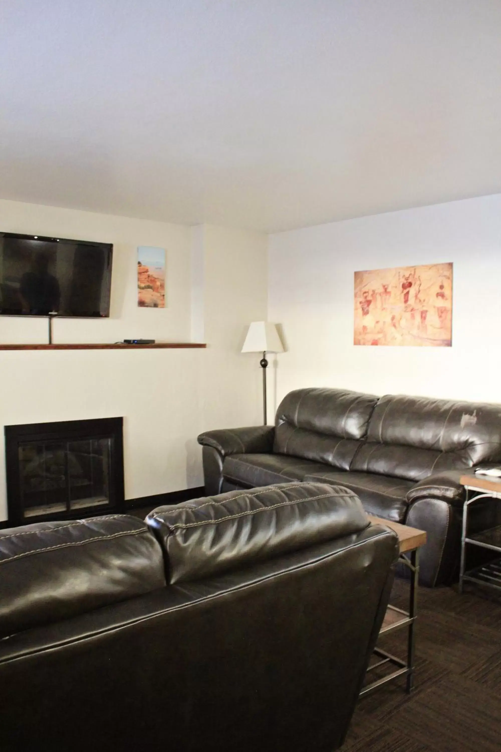 Living room in Bowen Motel Living room in Bowen Motel