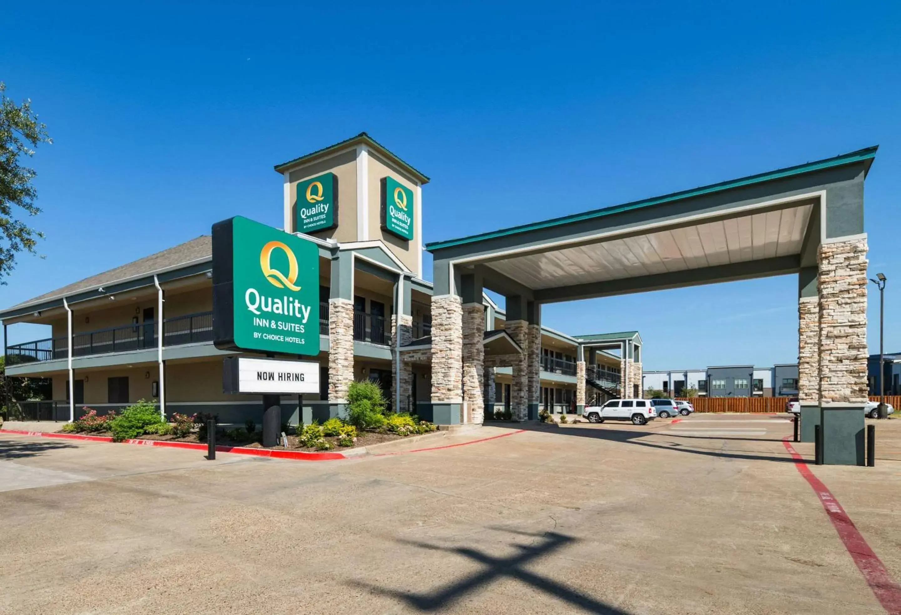 Property Building in Quality Inn & Suites - Garland