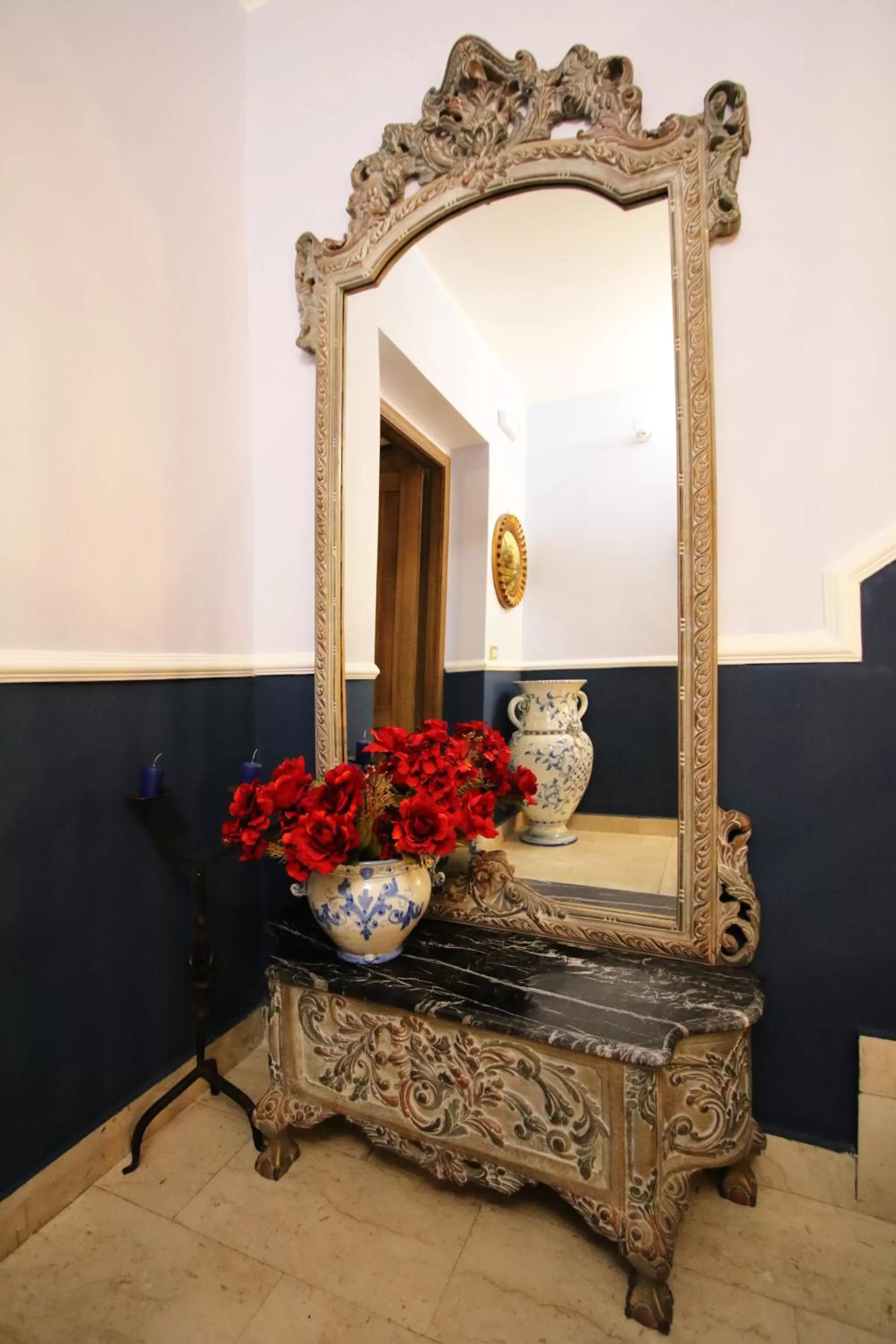 Decorative detail in Kimera