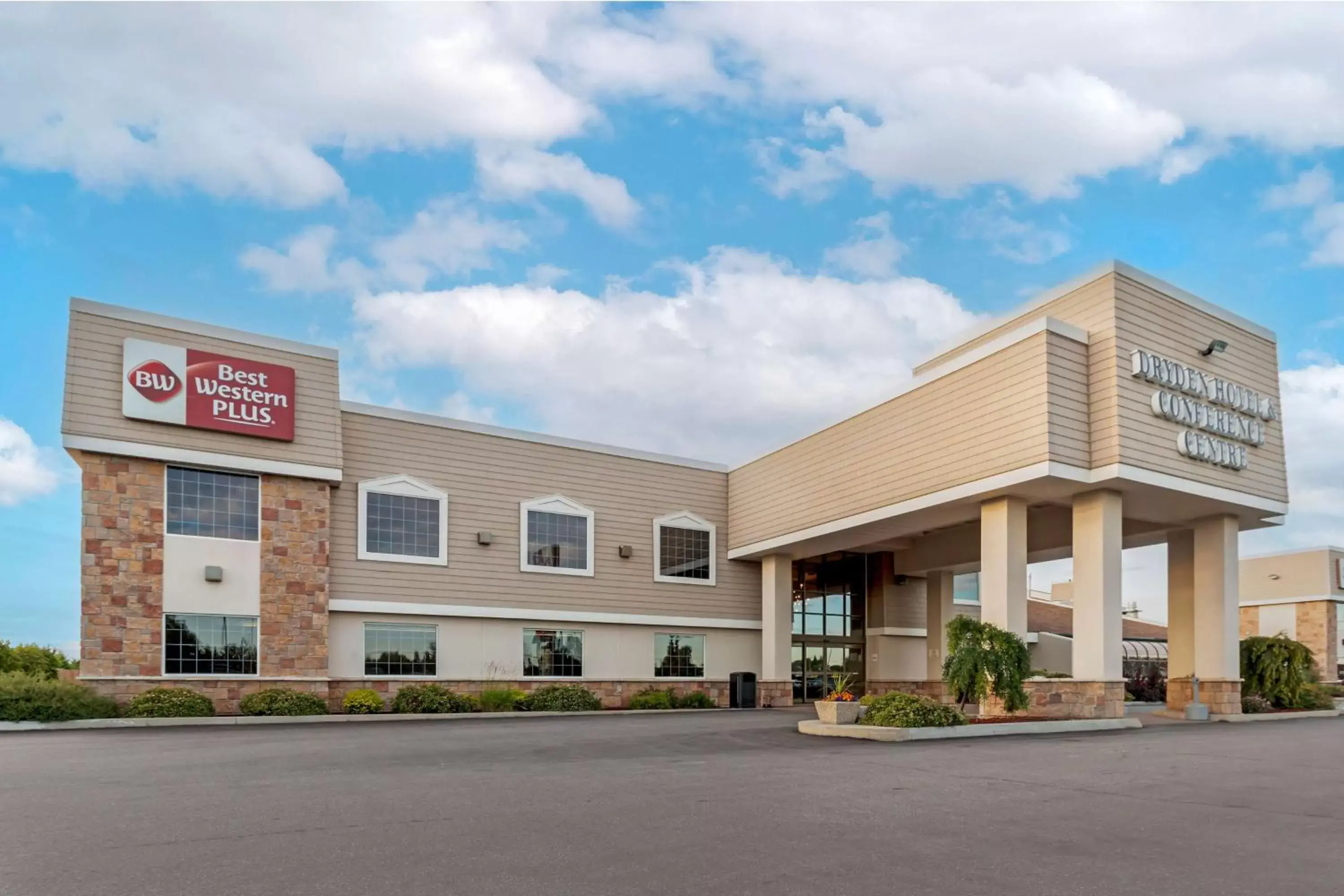 Property Building in Best Western Plus Dryden Hotel and Conference Centre