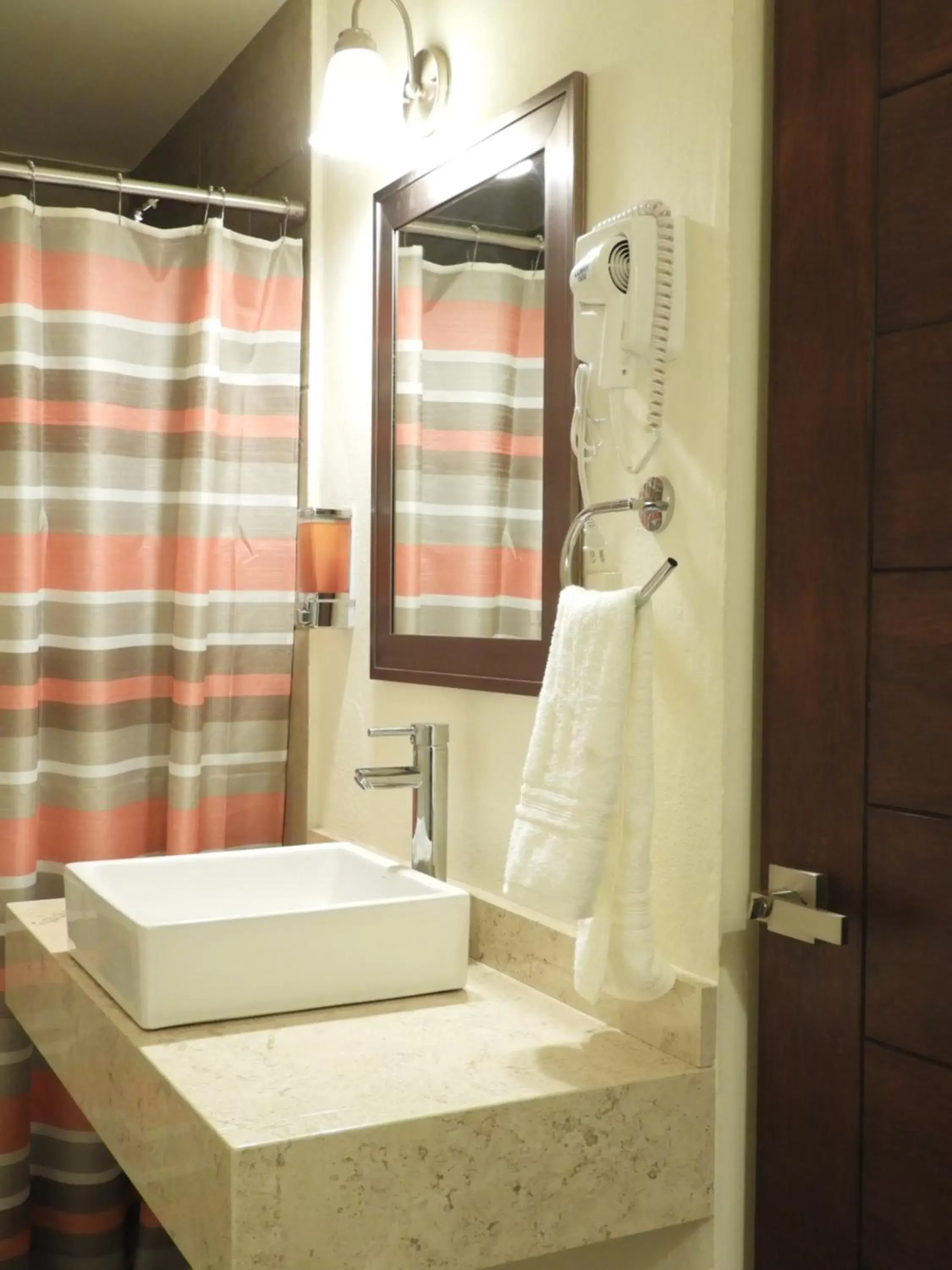 Bathroom in Casona San Cayetano Suites & Lofts by Lunian