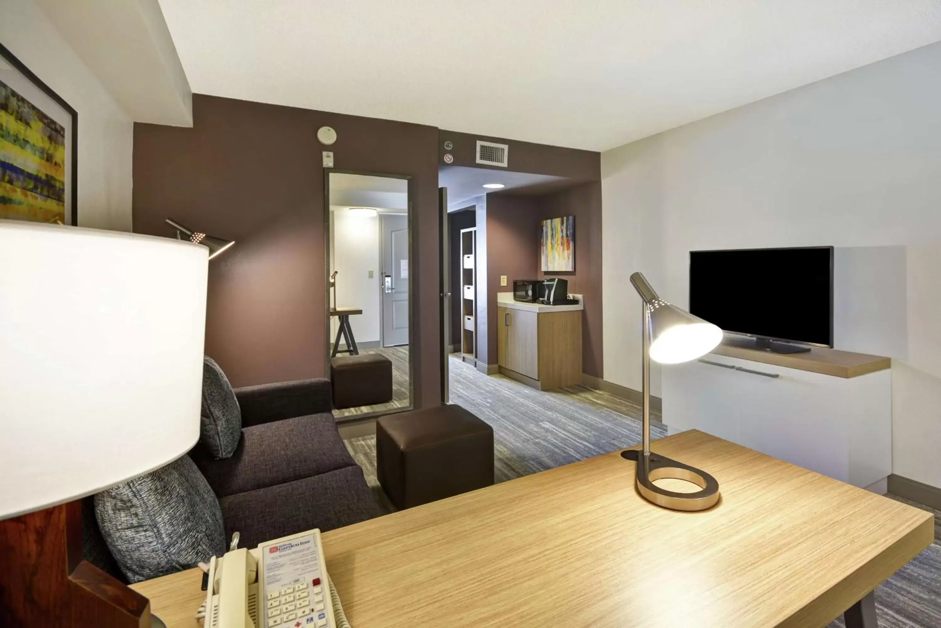 Bedroom, TV/Entertainment Center in Hilton Garden Inn Panama City
