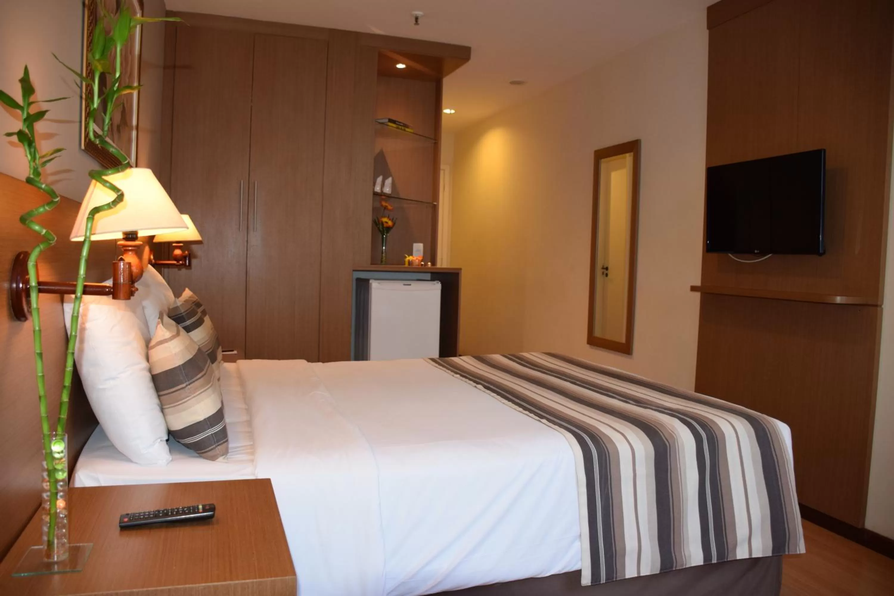 Bed in Augusto's Copacabana Hotel