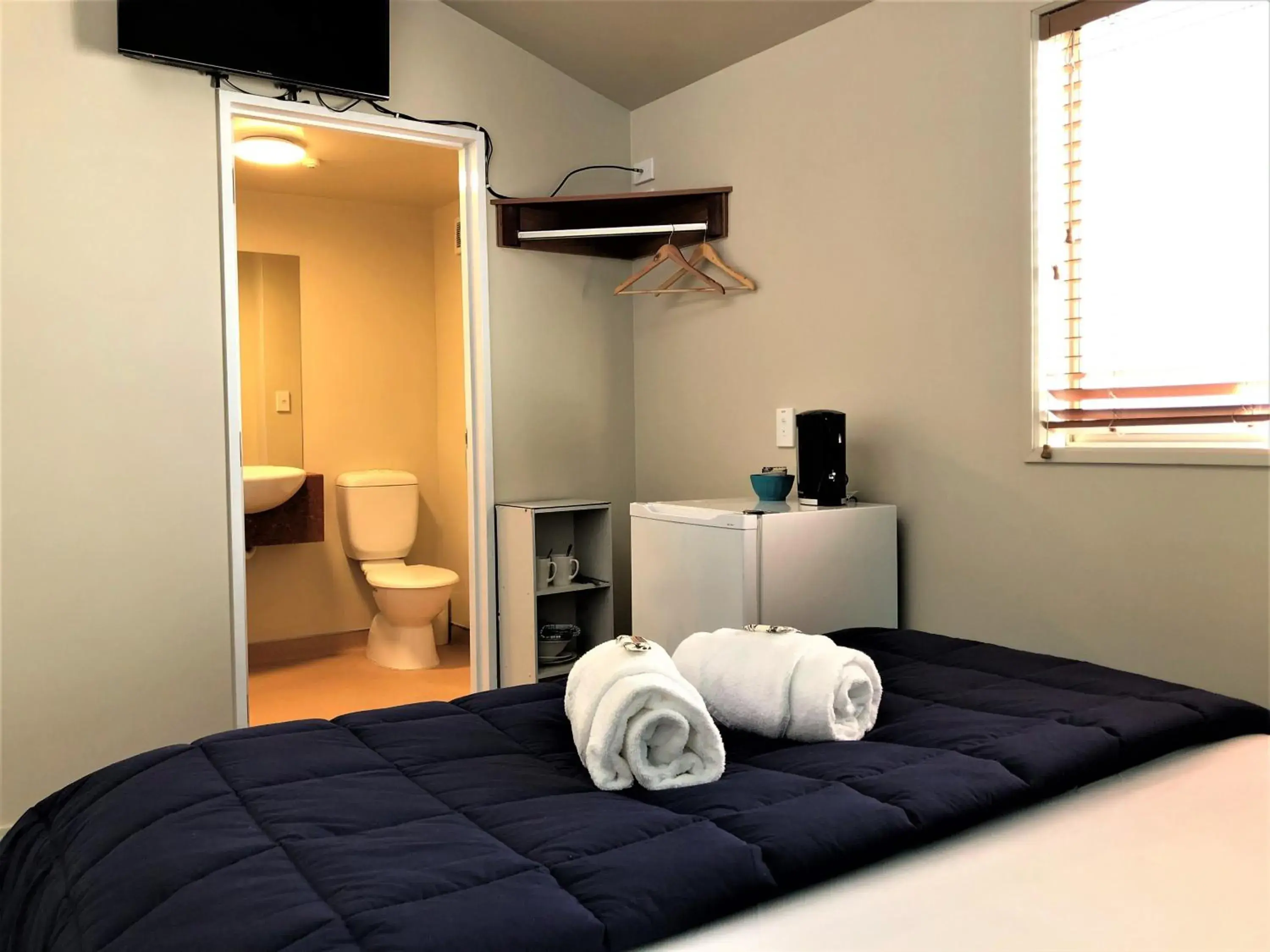 Bathroom, Bed in Kaiteri Lodge