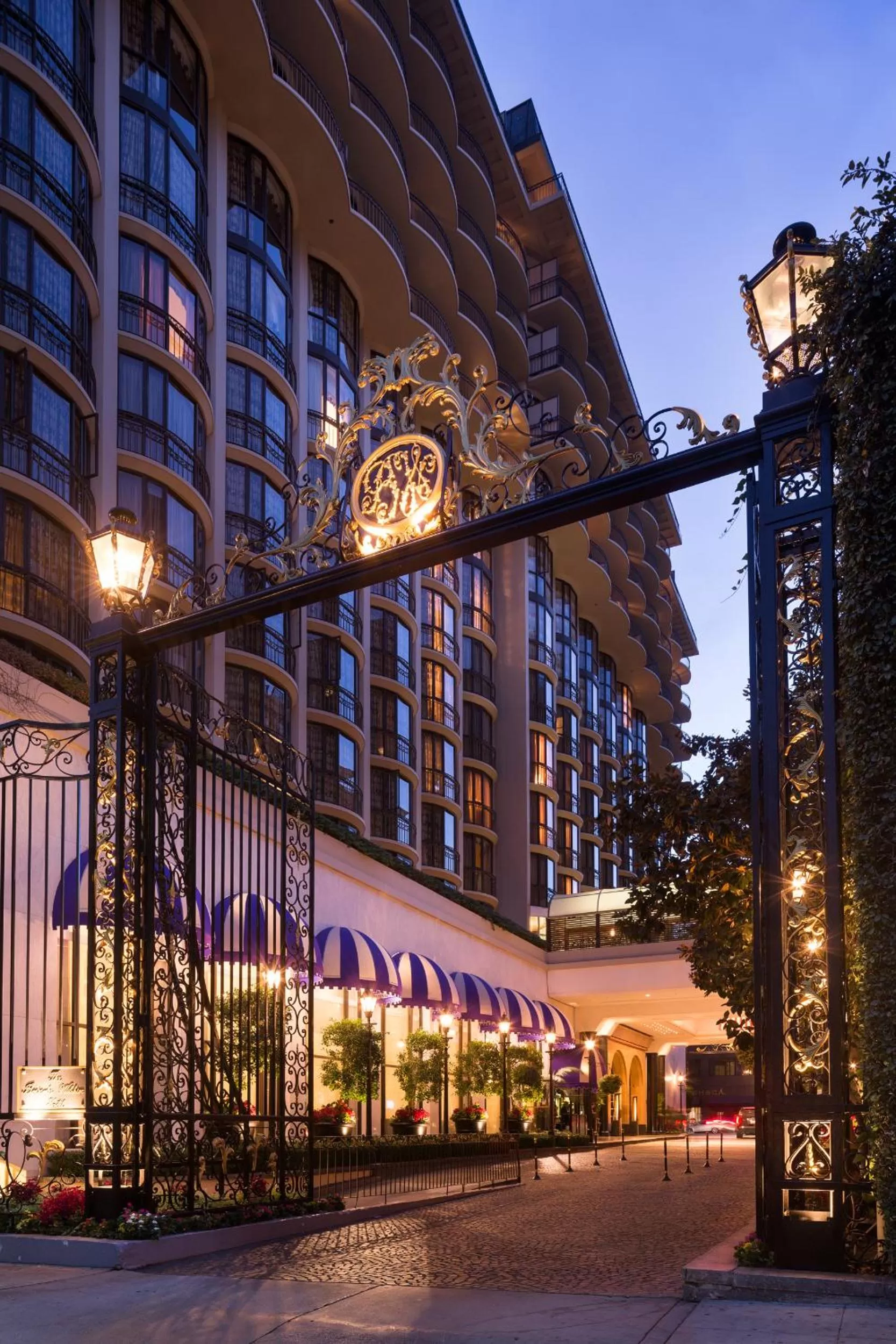 Facade/entrance in Beverly Wilshire, A Four Seasons Hotel