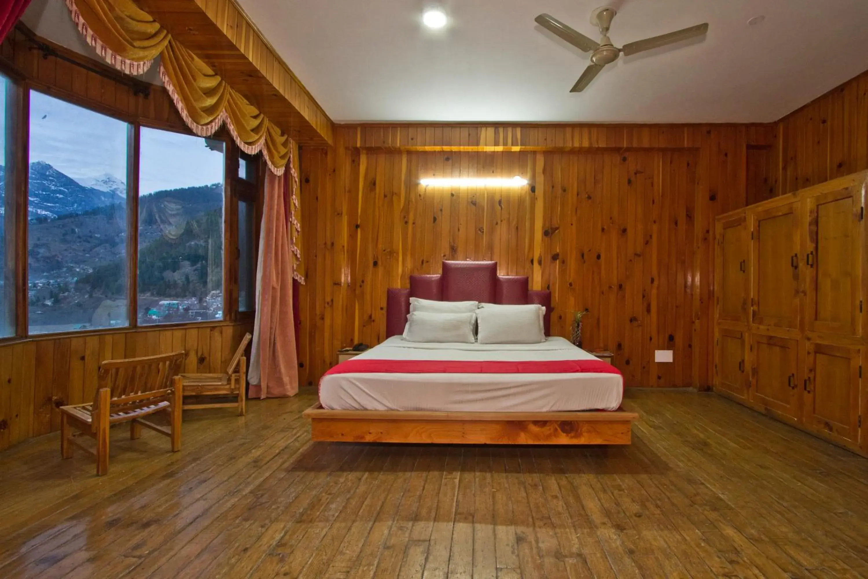 Bedroom, Bed in Sarthak Resorts-Reside in Nature with Best View, 9 kms from Mall Road Manali