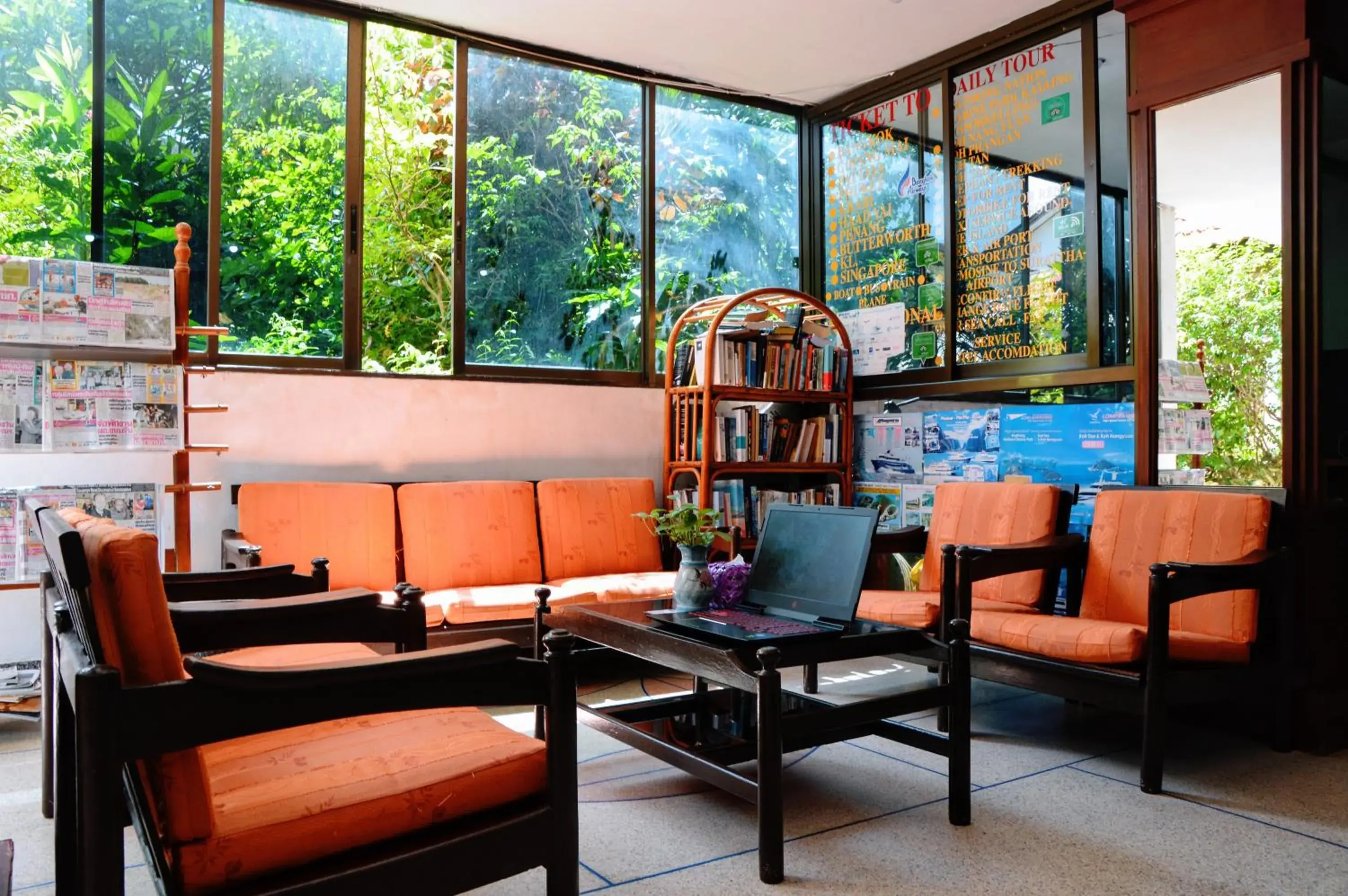 Library, Seating Area in Bonny Hotel