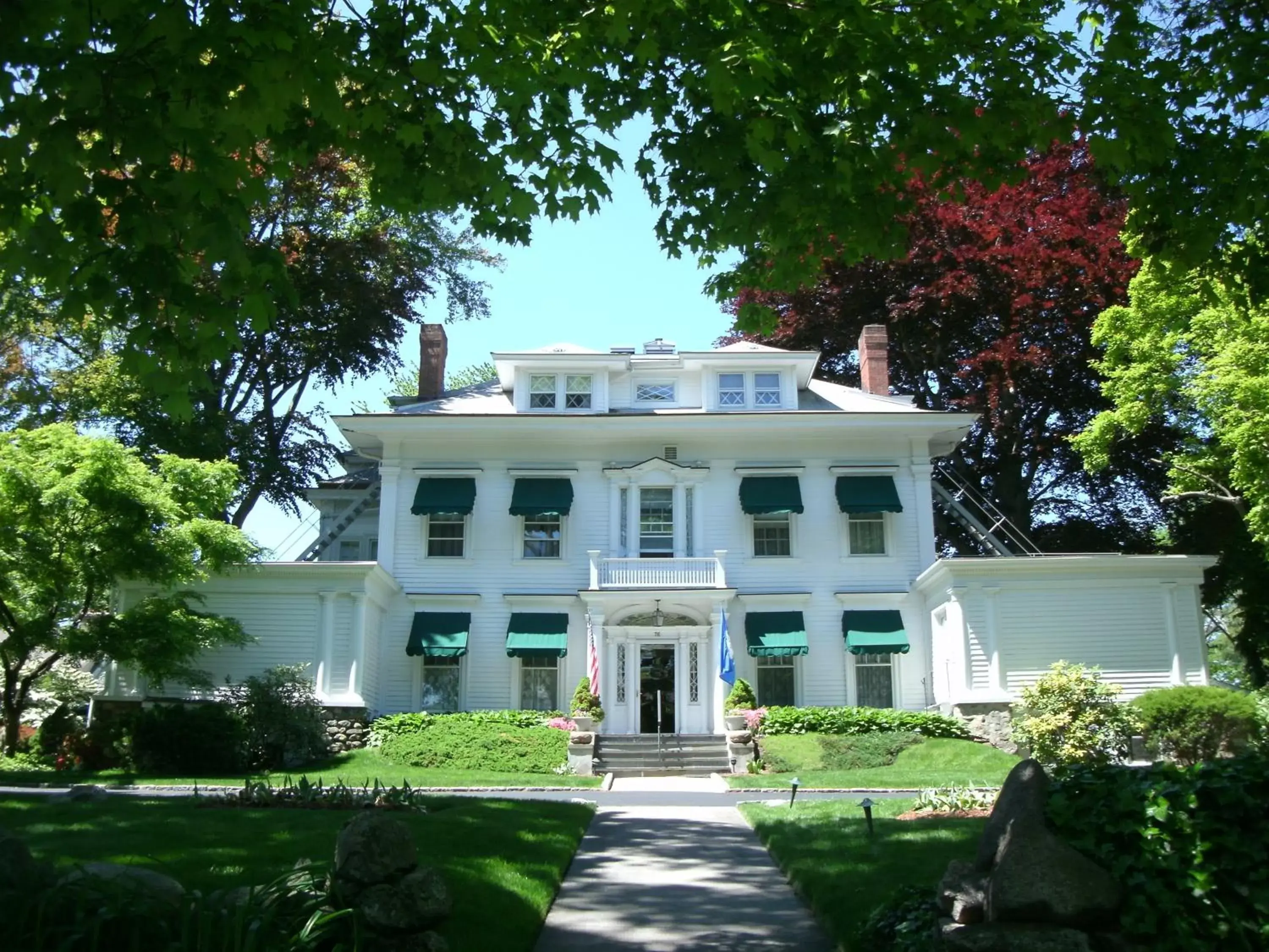 Property Building in Stanton House Inn