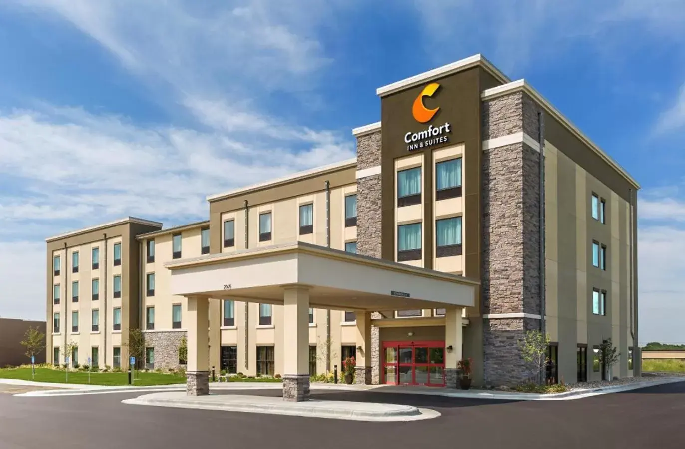 Facade/entrance, Property Building in Comfort Inn & Suites West - Medical Center