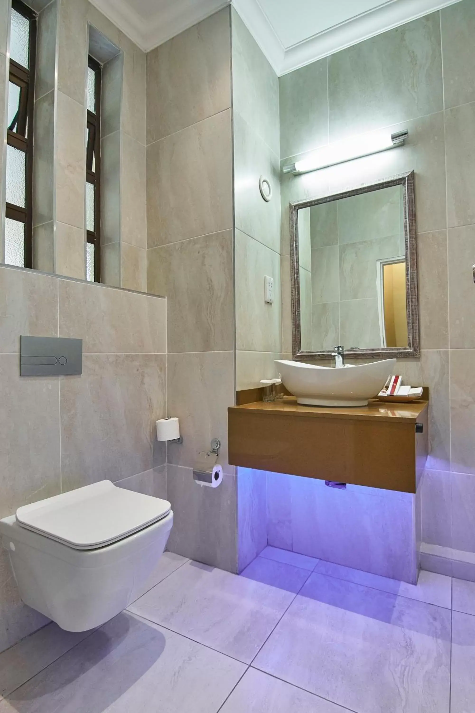 Bathroom in Victoria Falls Rainbow Hotel
