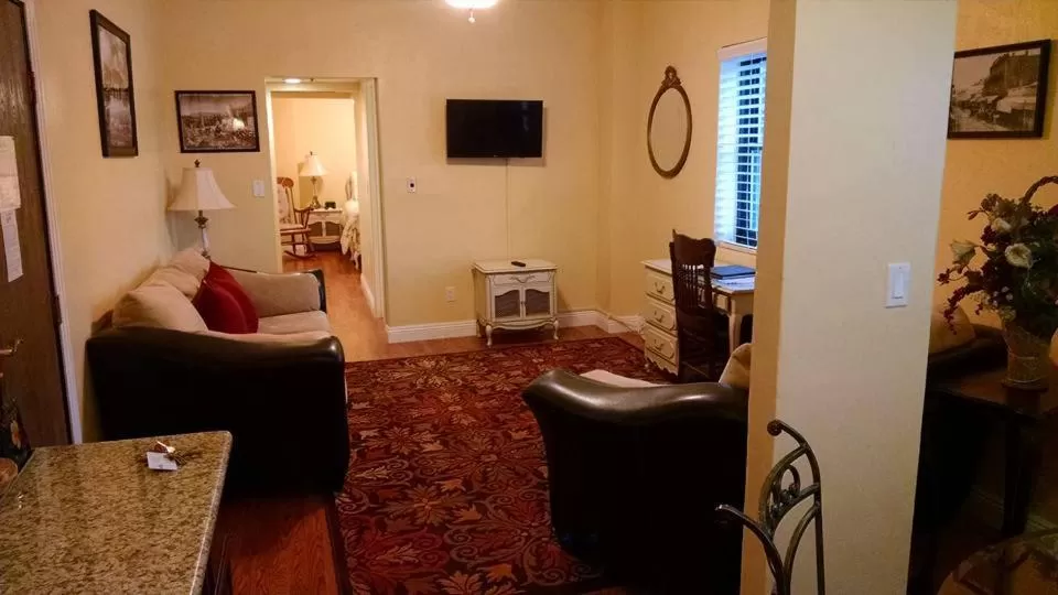 Photo of the whole room in Historic Cary House Hotel