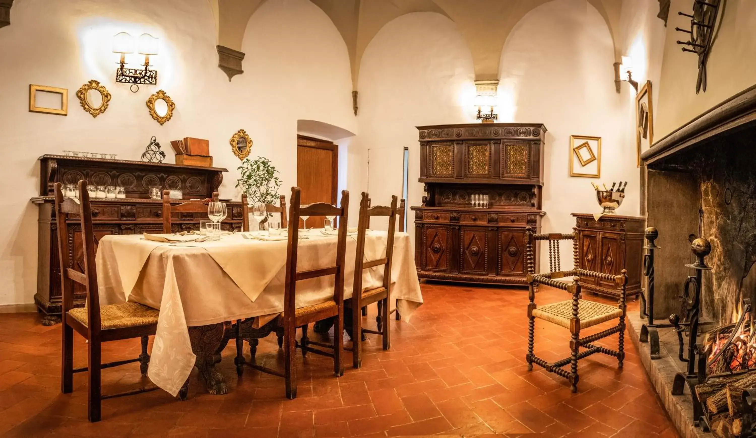 Restaurant/Places to Eat in Hotel Il Castello