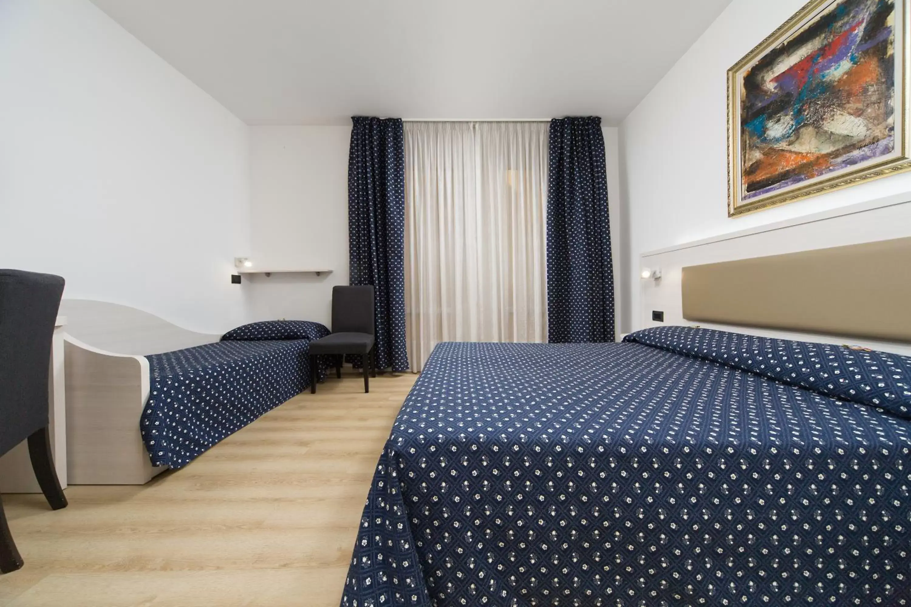 Photo of the whole room, Bed in Hotel Giotto