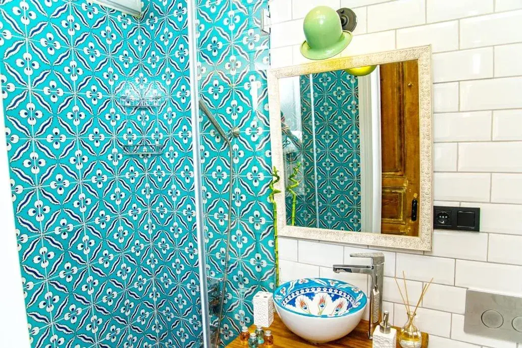 Shower, Bathroom in MySuite Istanbul Cihangir