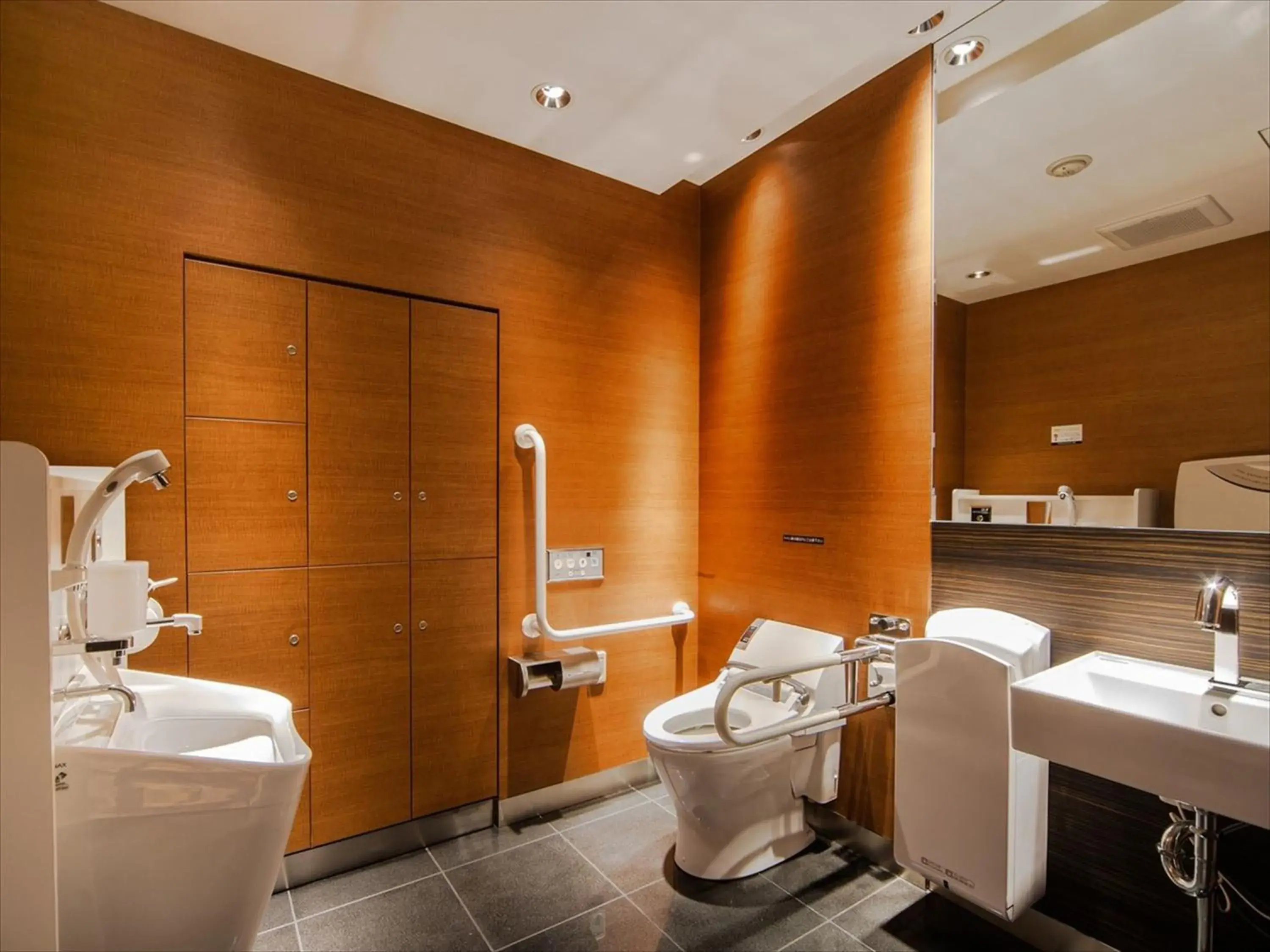 Area and facilities, Bathroom in Apa Hotel Mita-Ekimae
