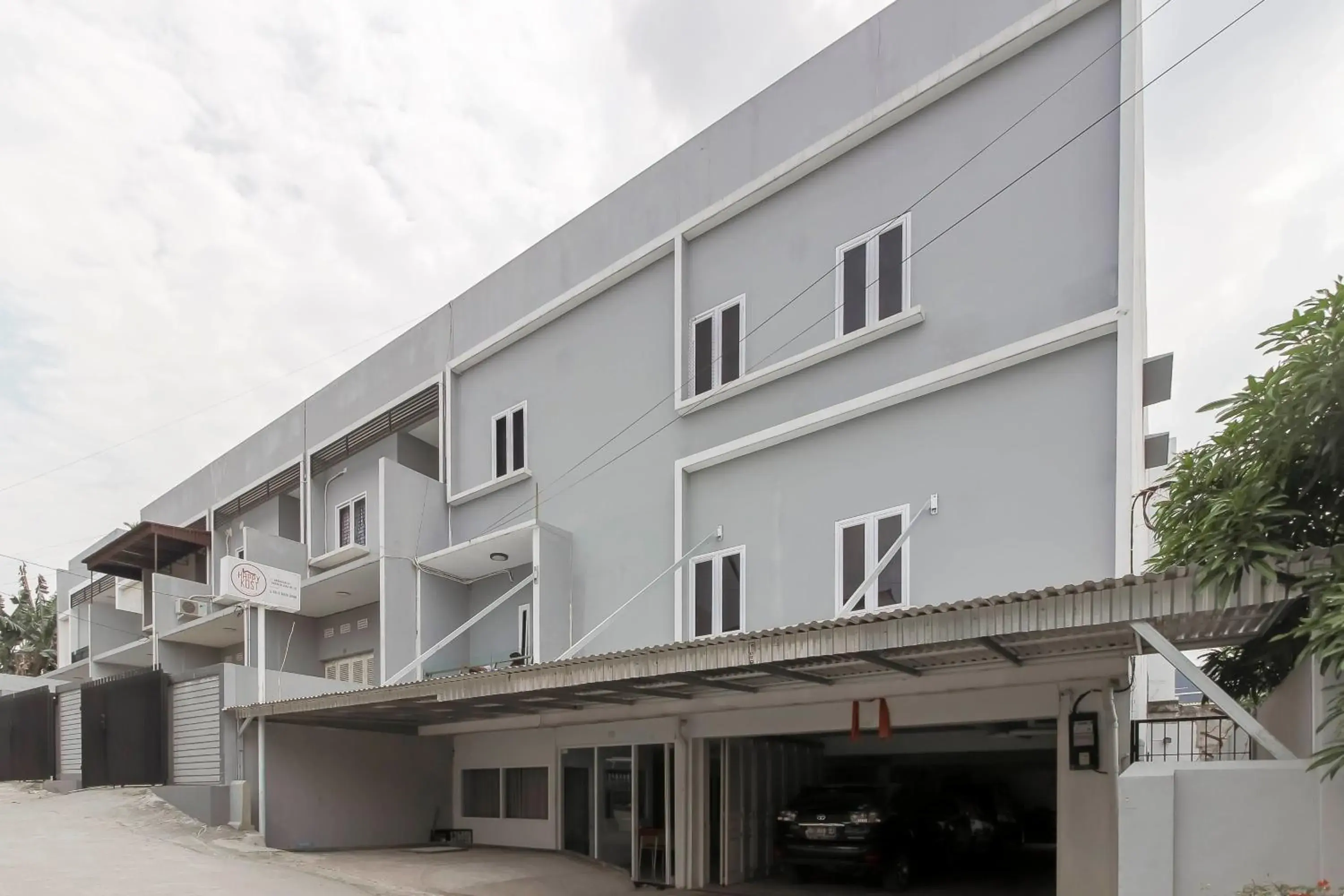 Property Building in RedDoorz near Siloam Hospital Palembang