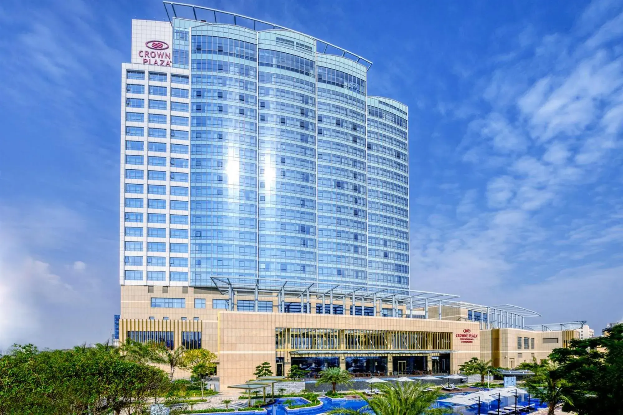 Property Building in Crowne Plaza Beihai Silver Beach, an IHG Hotel