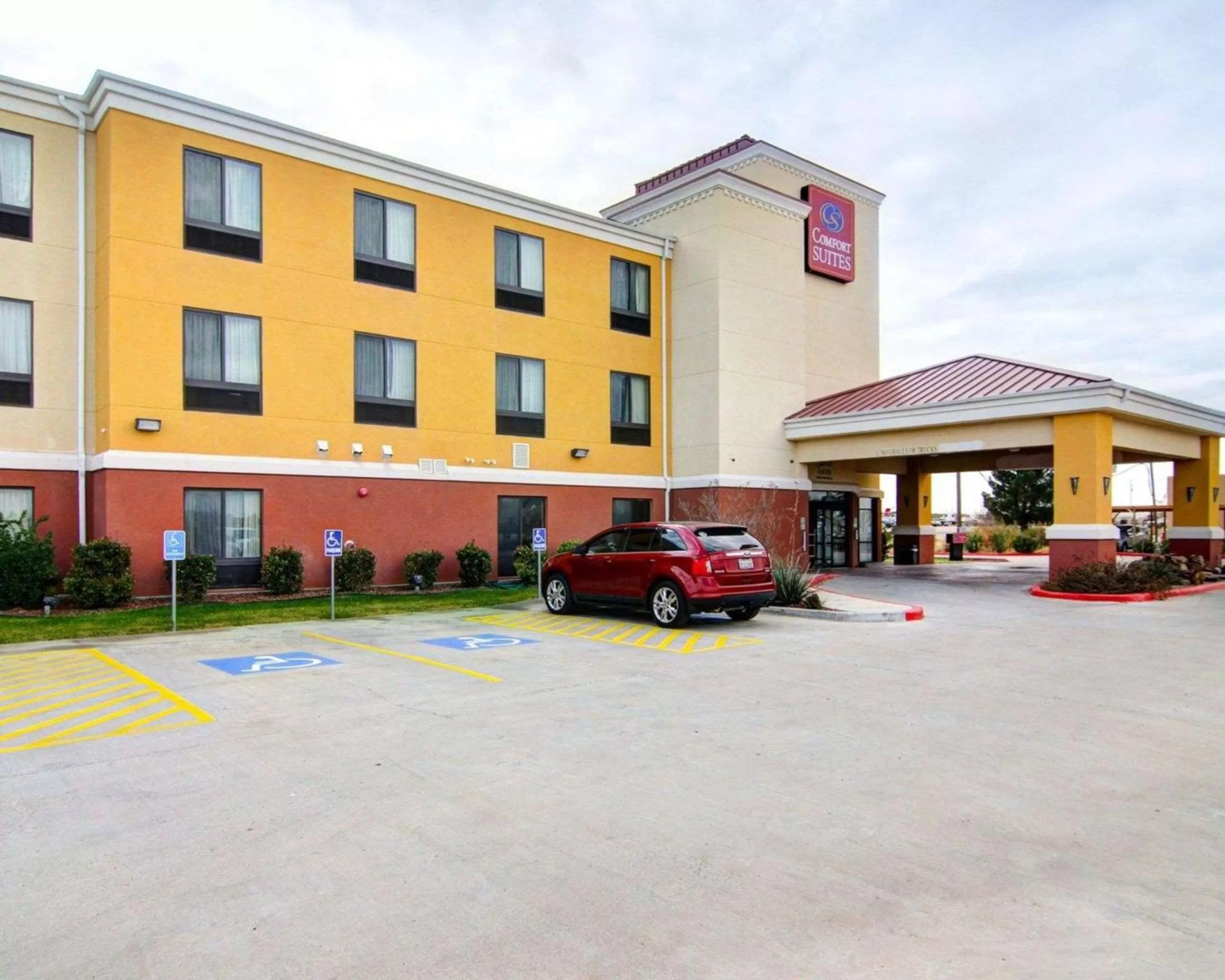 Property building in Comfort Suites Fort Stockton
