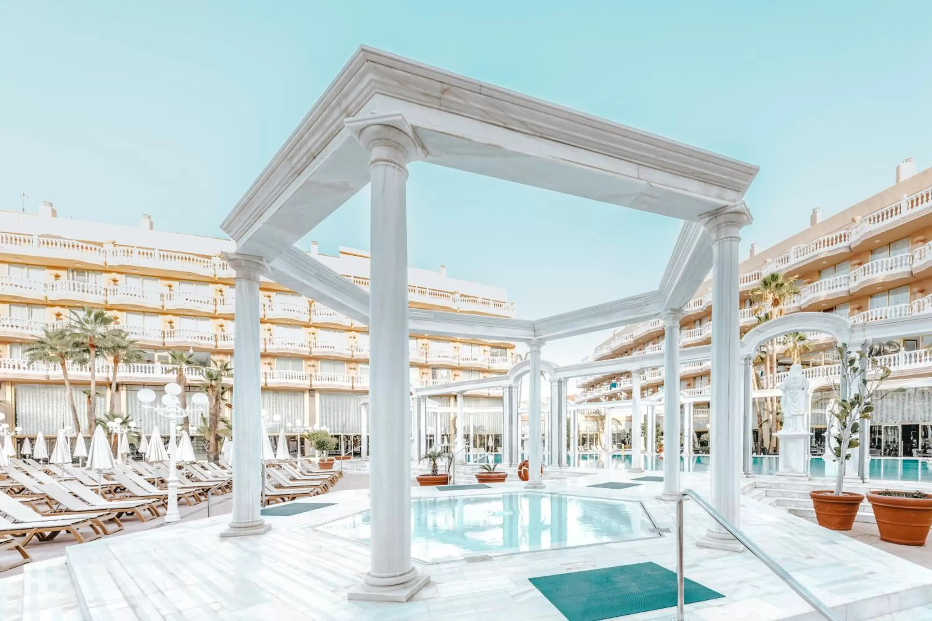 Swimming Pool in Hotel Cleopatra Palace