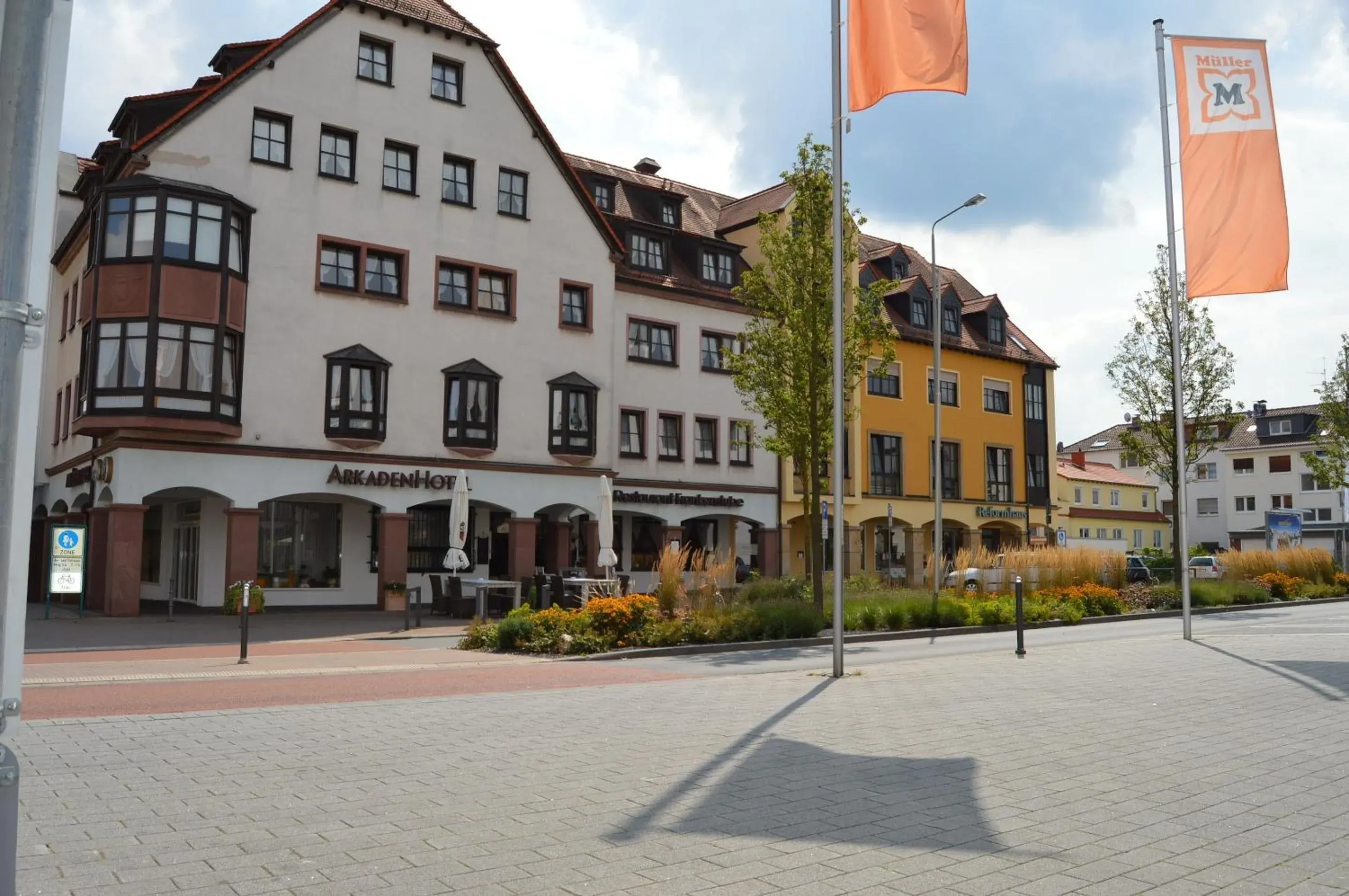 Facade/entrance, Property Building in Arkaden Hotel