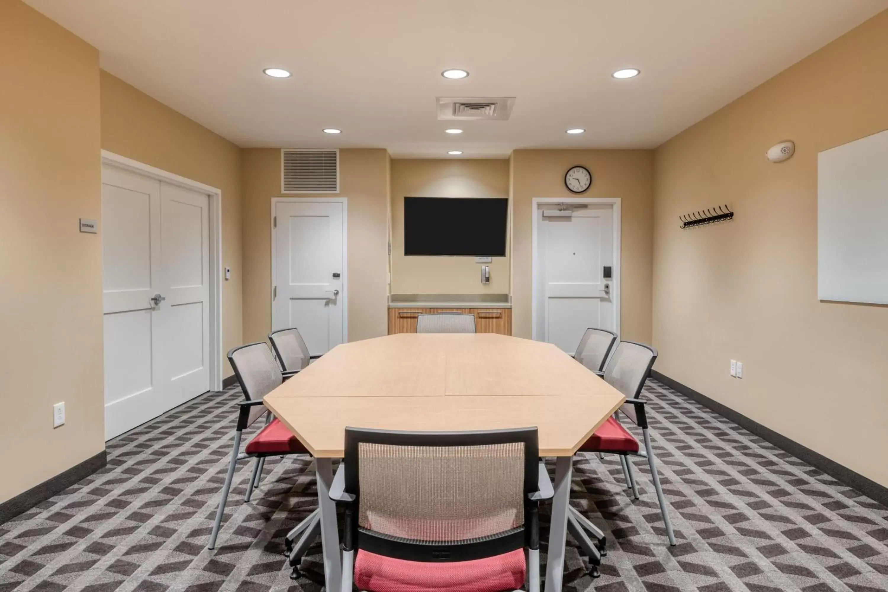 Meeting/conference room in TownePlace Suites by Marriott Indianapolis Airport