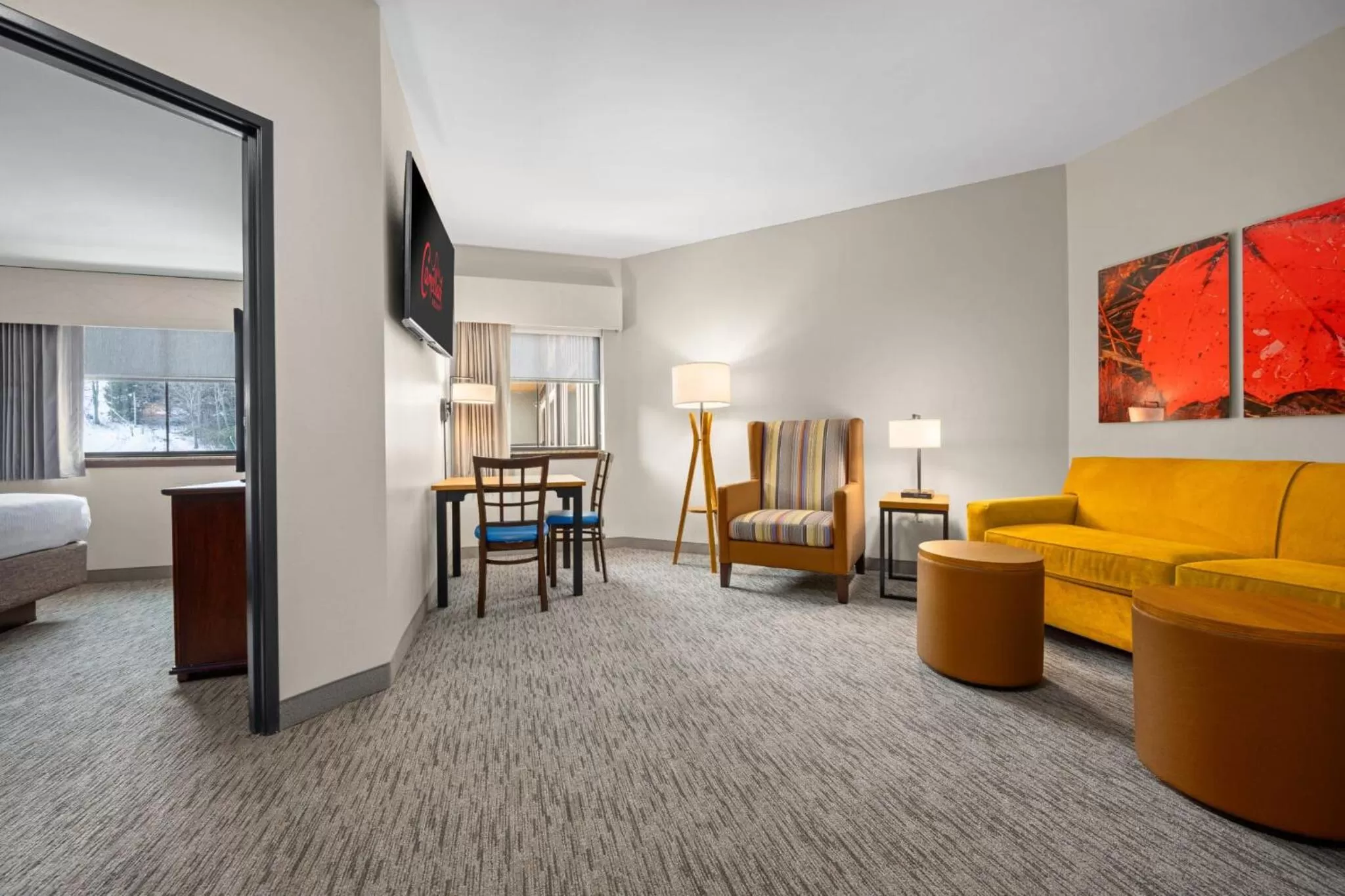 Living room, Bed in Camelback Resort