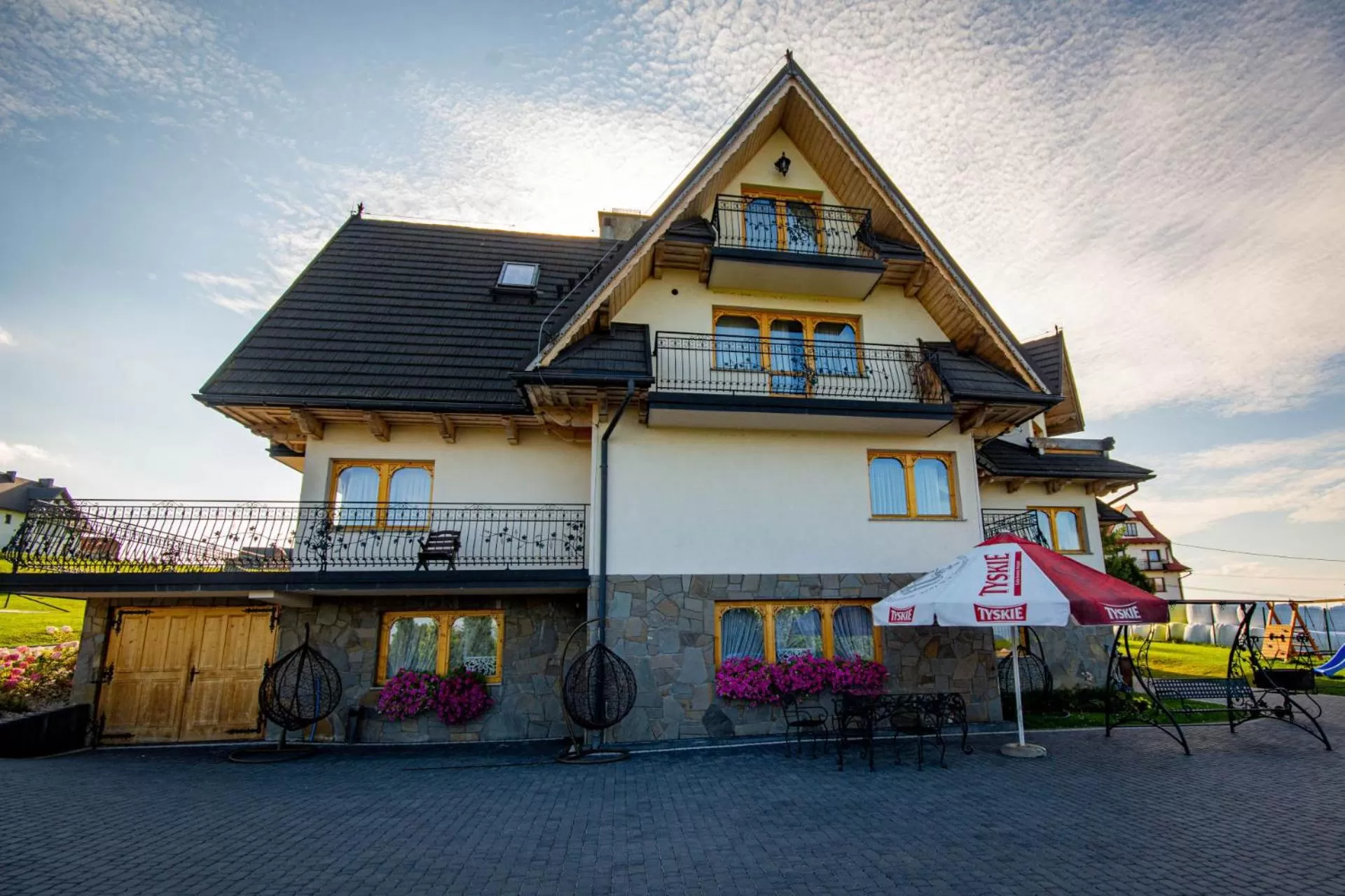 Garden in Podhalanski Dworek z Jacuzzi