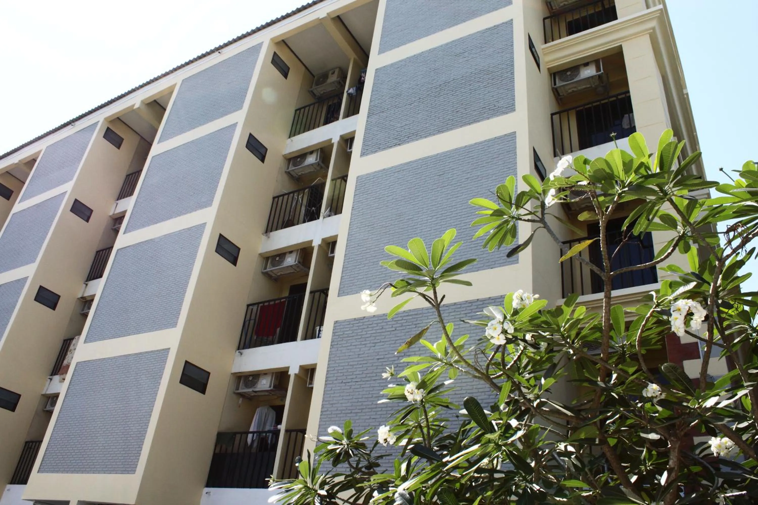 Facade/entrance in The European Place