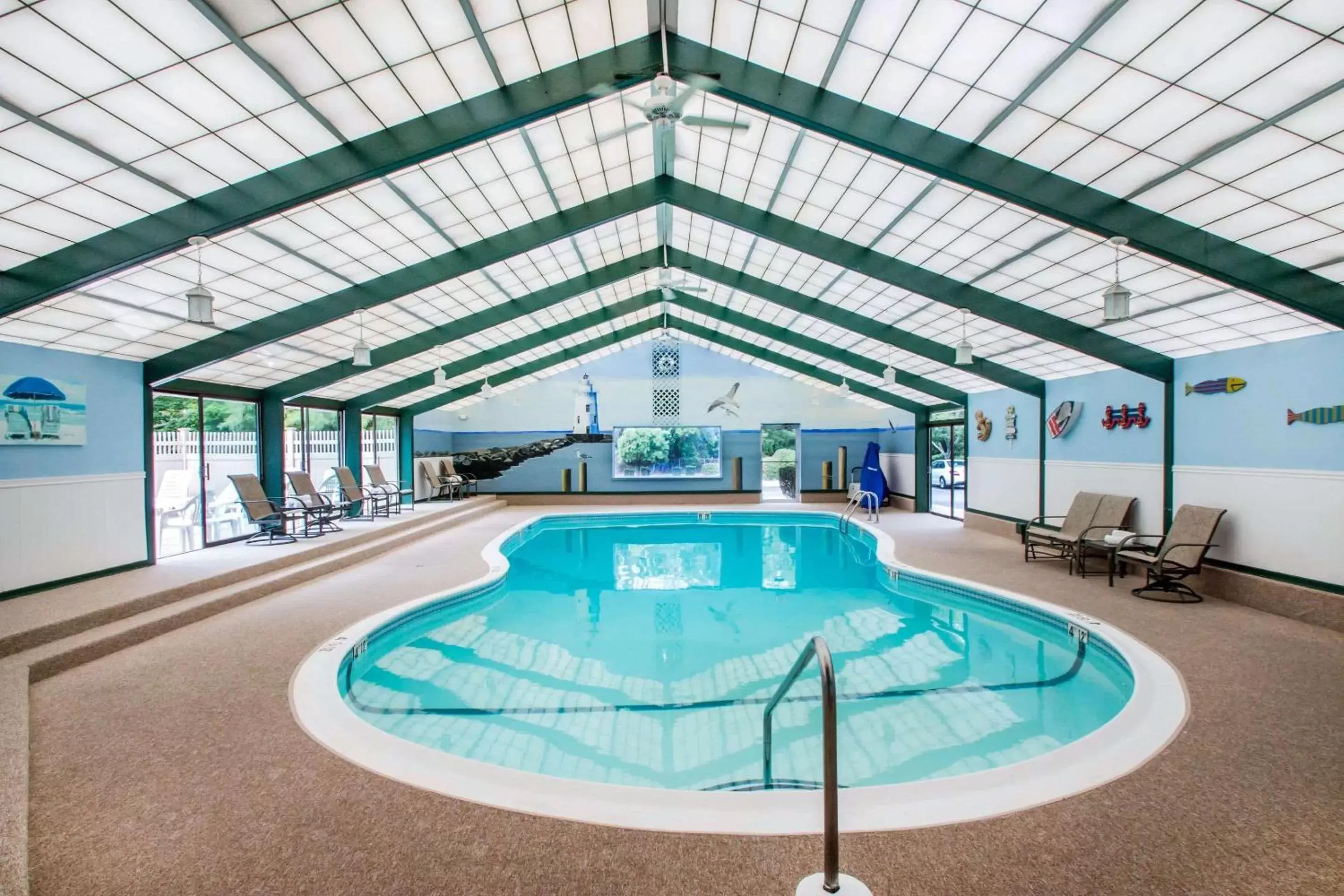 On site, Swimming Pool in Quality Inn Old Saybrook - Westbrook