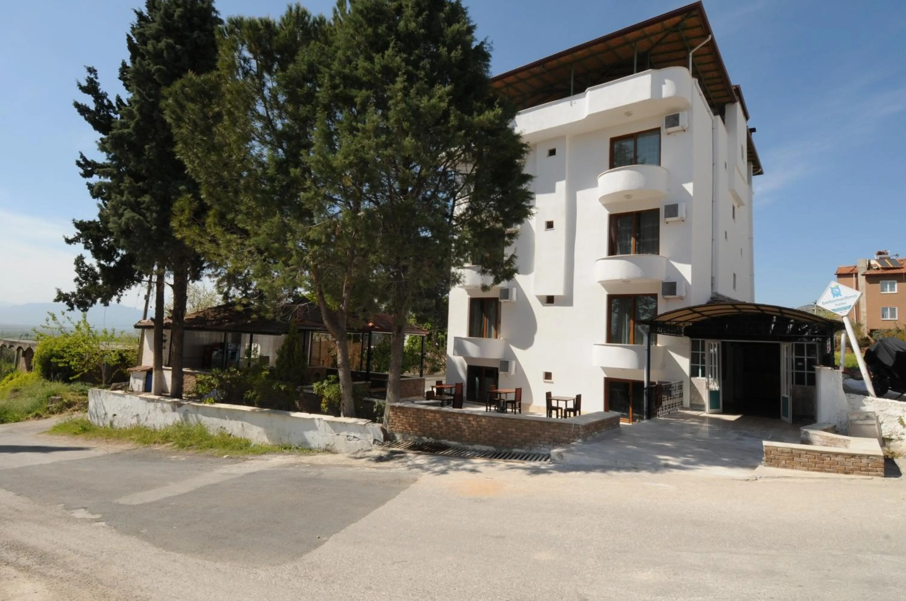 Facade/entrance in Bellamaritimo Hotel