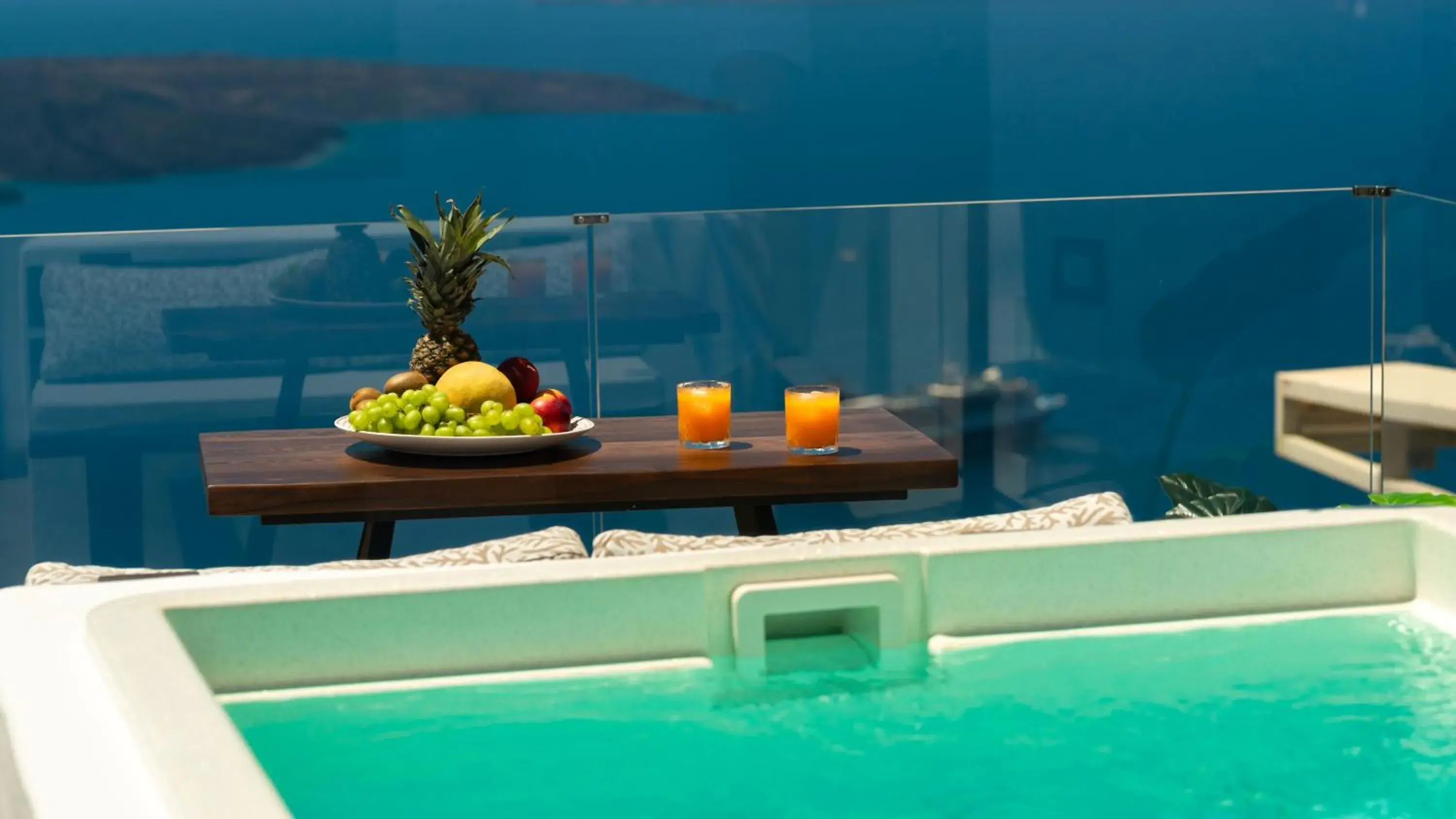 Sea view, Swimming Pool in Daydream Luxury Suites