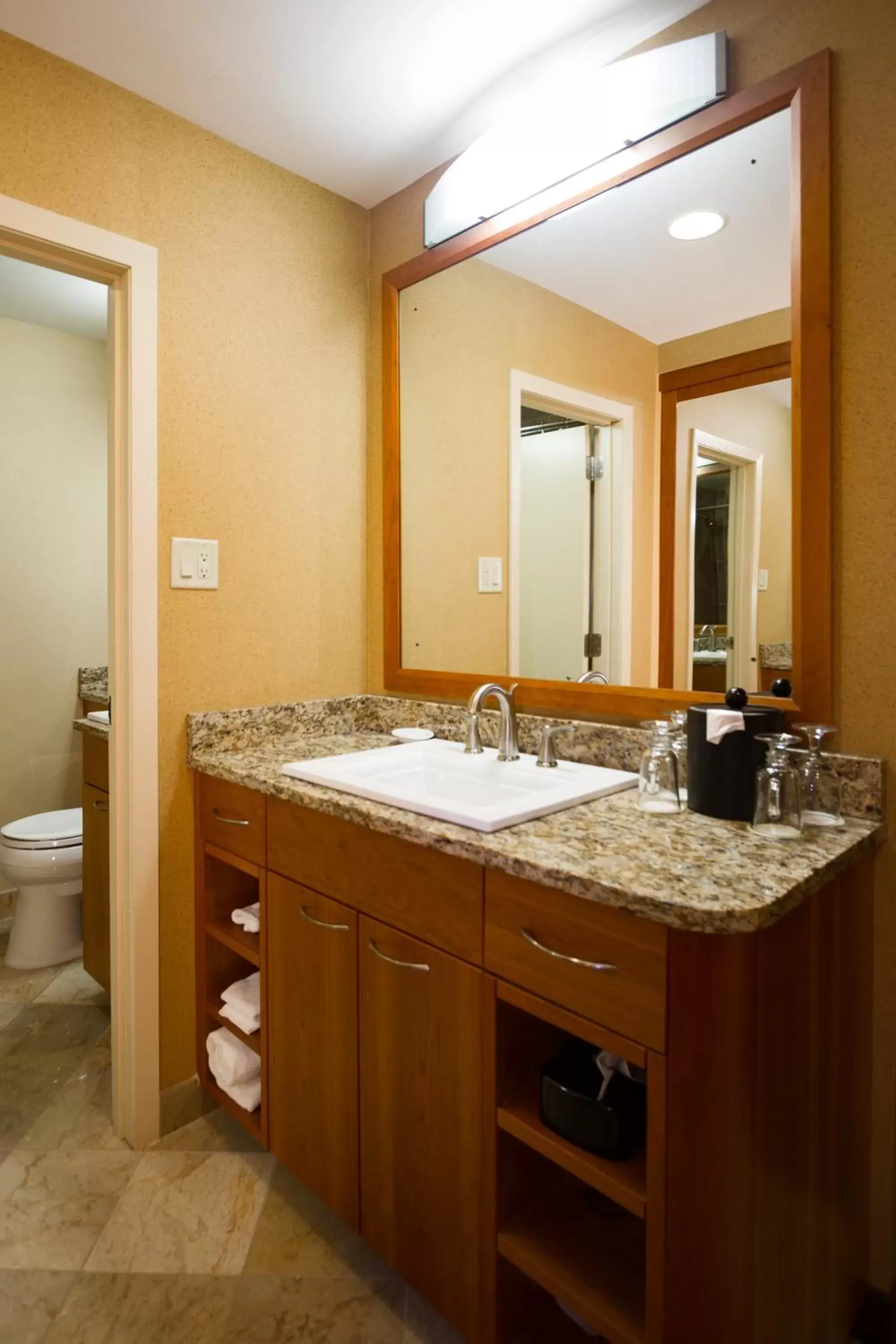 Bathroom in Mirabeau Park Hotel