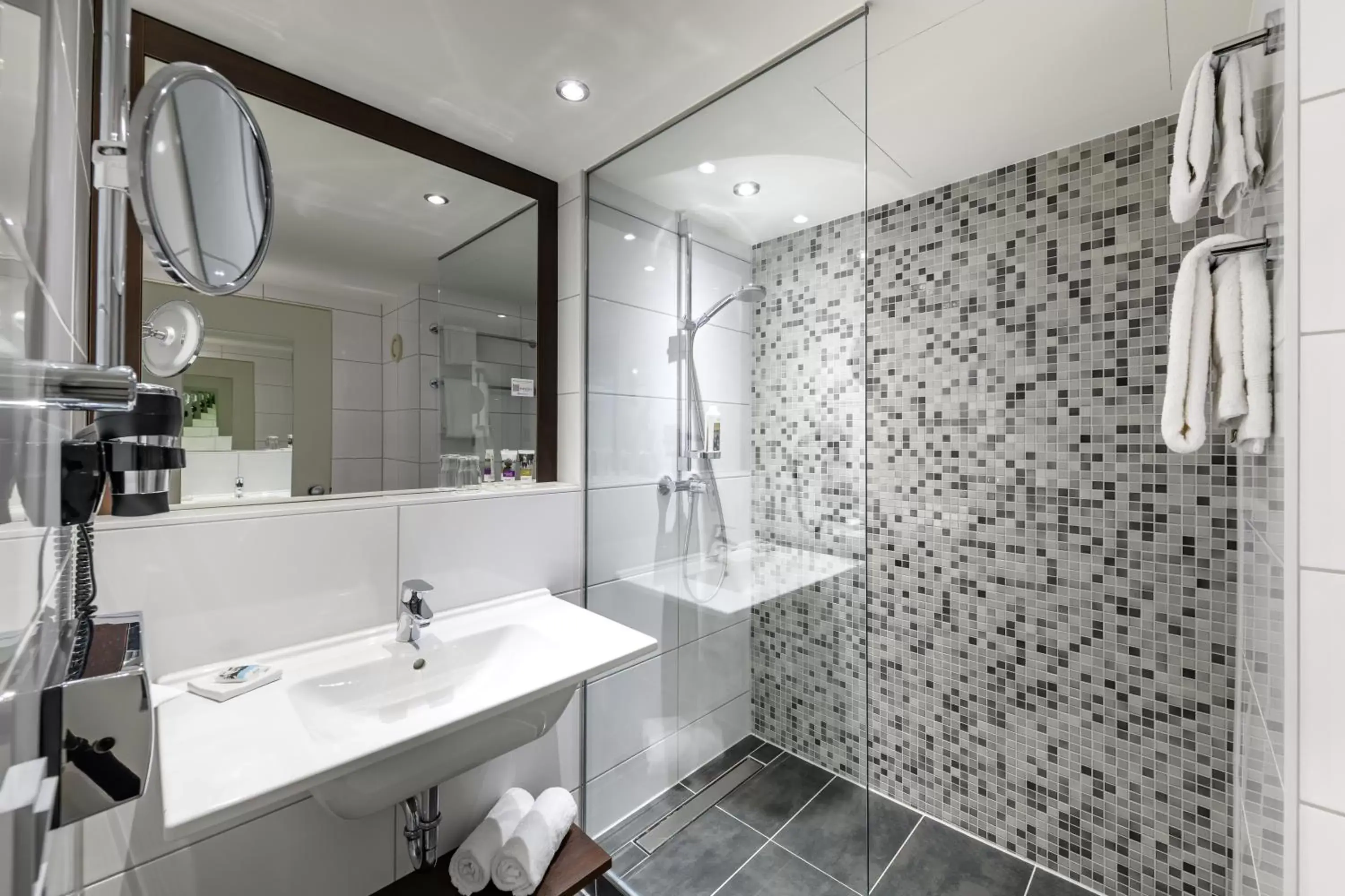 Bathroom in Mercure Hotel Duisburg City