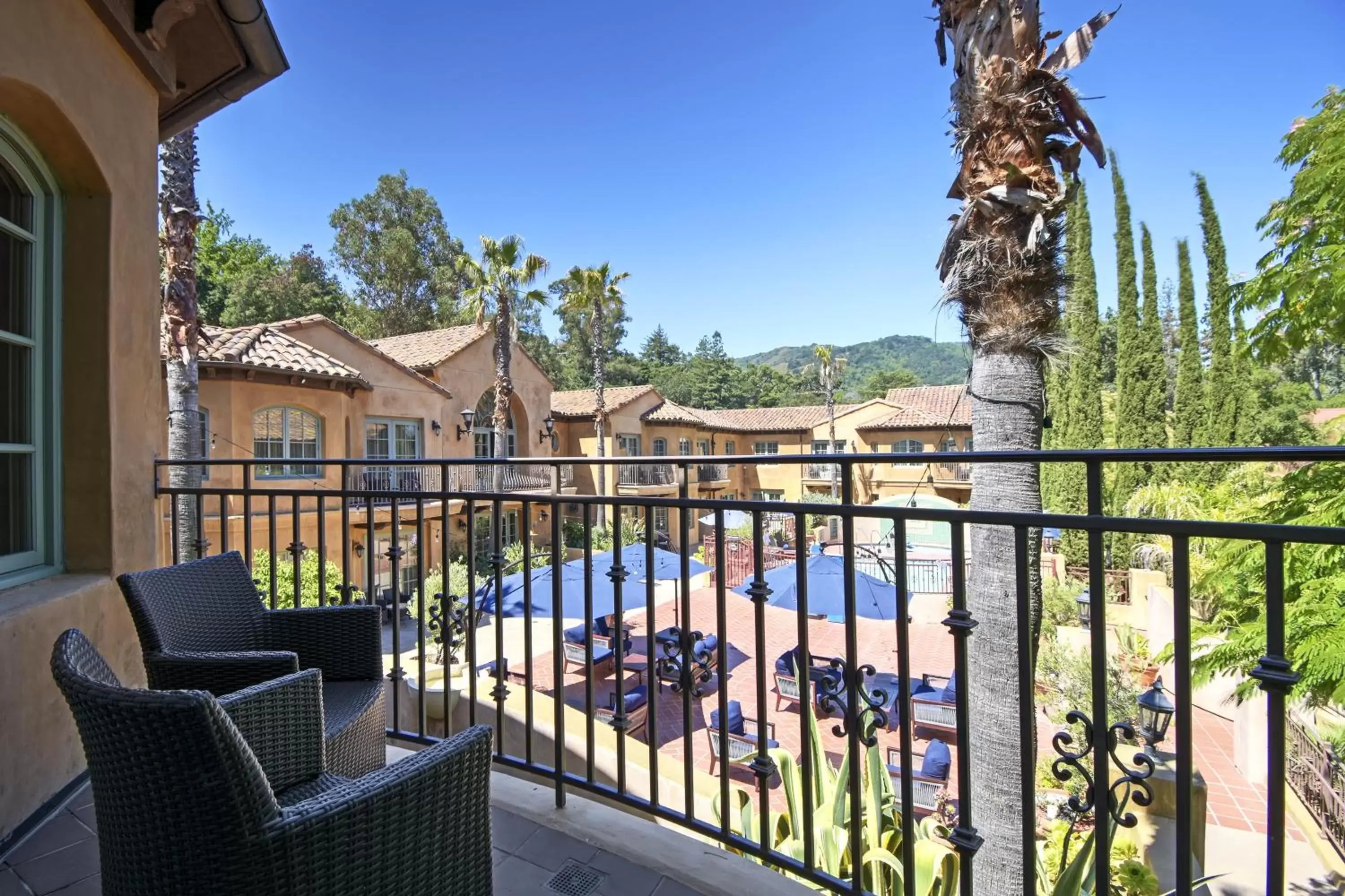 Balcony/Terrace, Pool View in Hotel Los Gatos