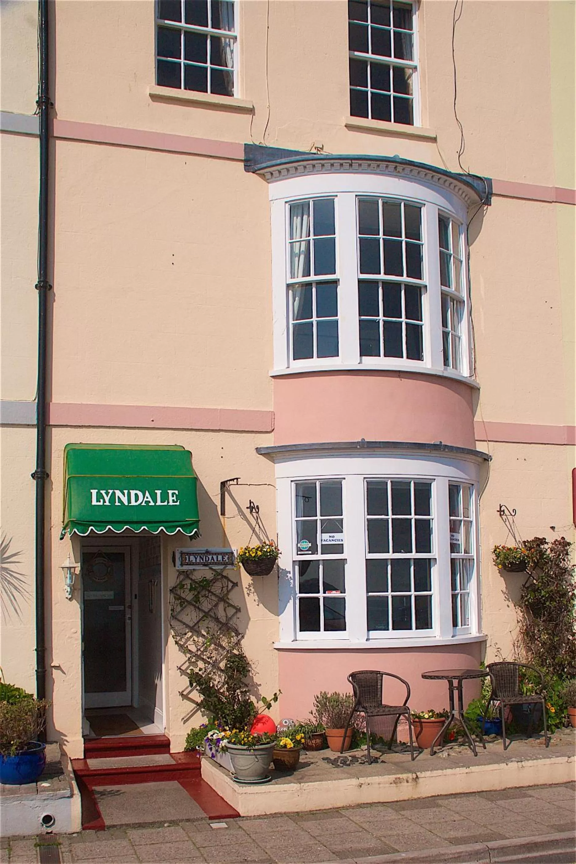 Facade/entrance in Lyndale Guest House
