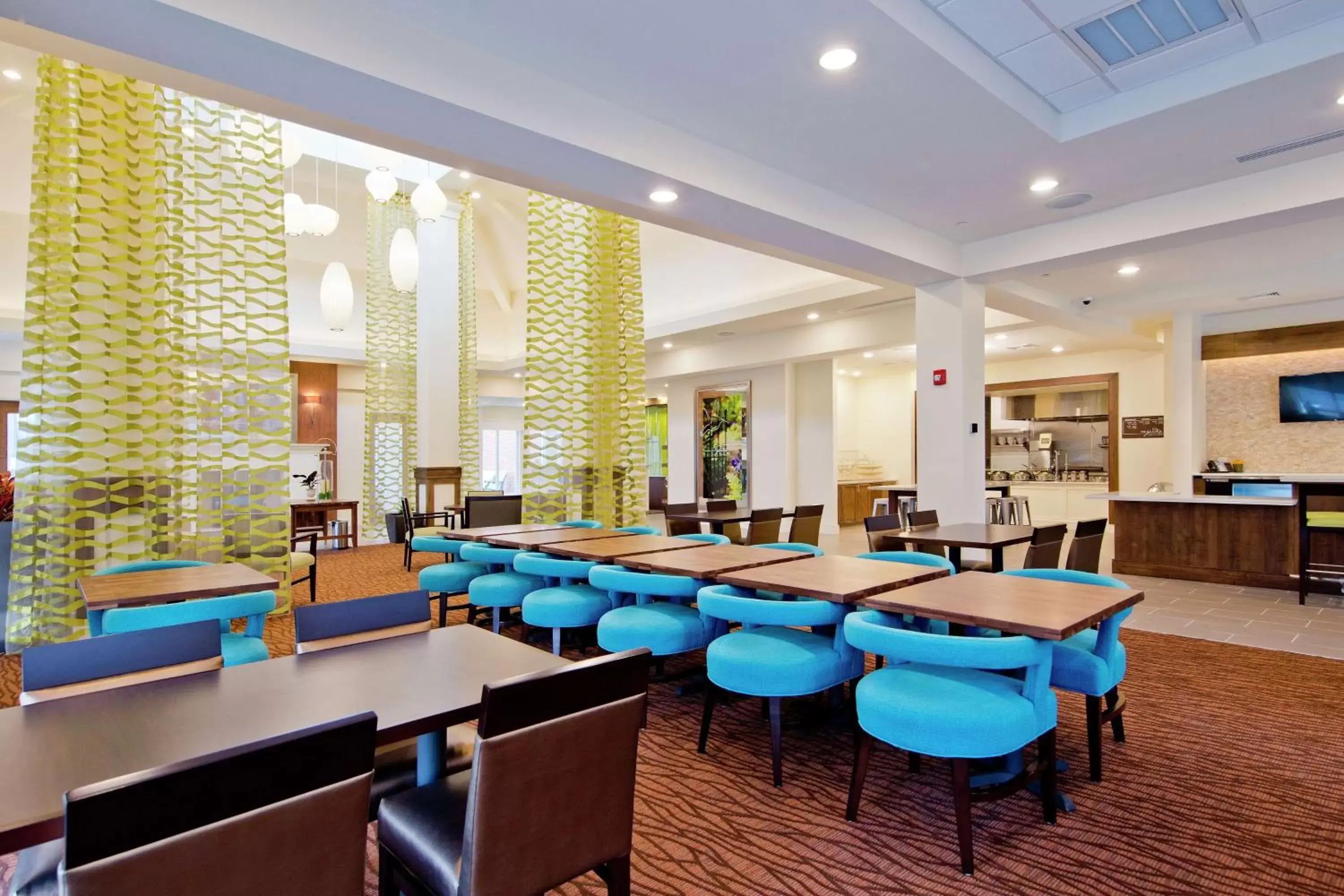 Lobby or reception, Lounge/Bar in Hilton Garden Inn Martinsburg