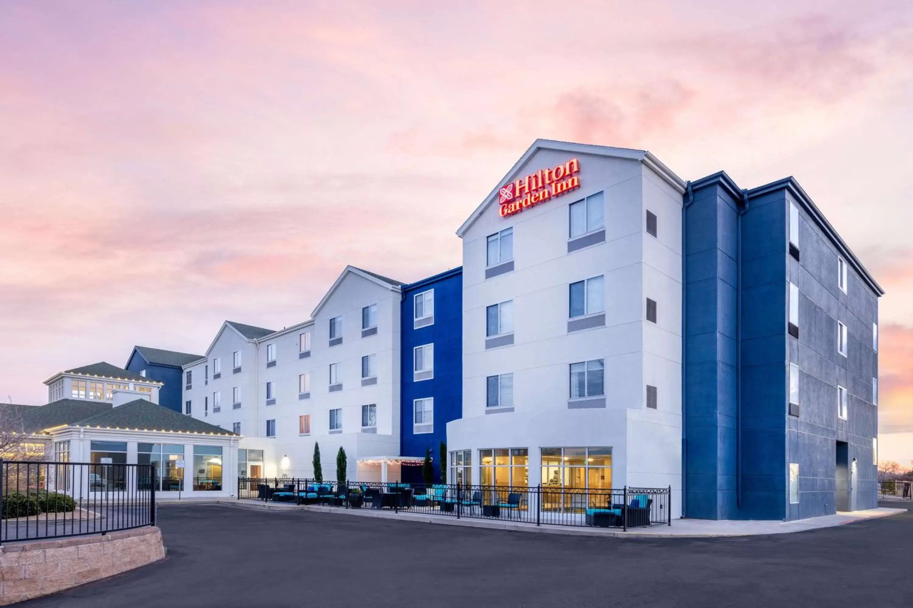 Property Building in Hilton Garden Inn Albuquerque/Journal Center